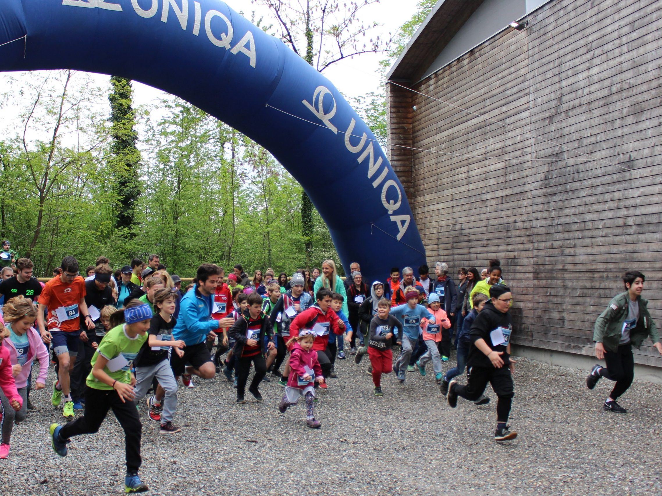 Am Samstag findet beim LZH-Therapiestall im Forach der Jubiläumsstundenlauf statt. Jeder ist eingeladen, mitzumachen. Am Samstag findet beim LZH-Therapiestall im Forach der Jubiläumsstundenlauf statt. Jeder ist eingeladen, mitzumachen.