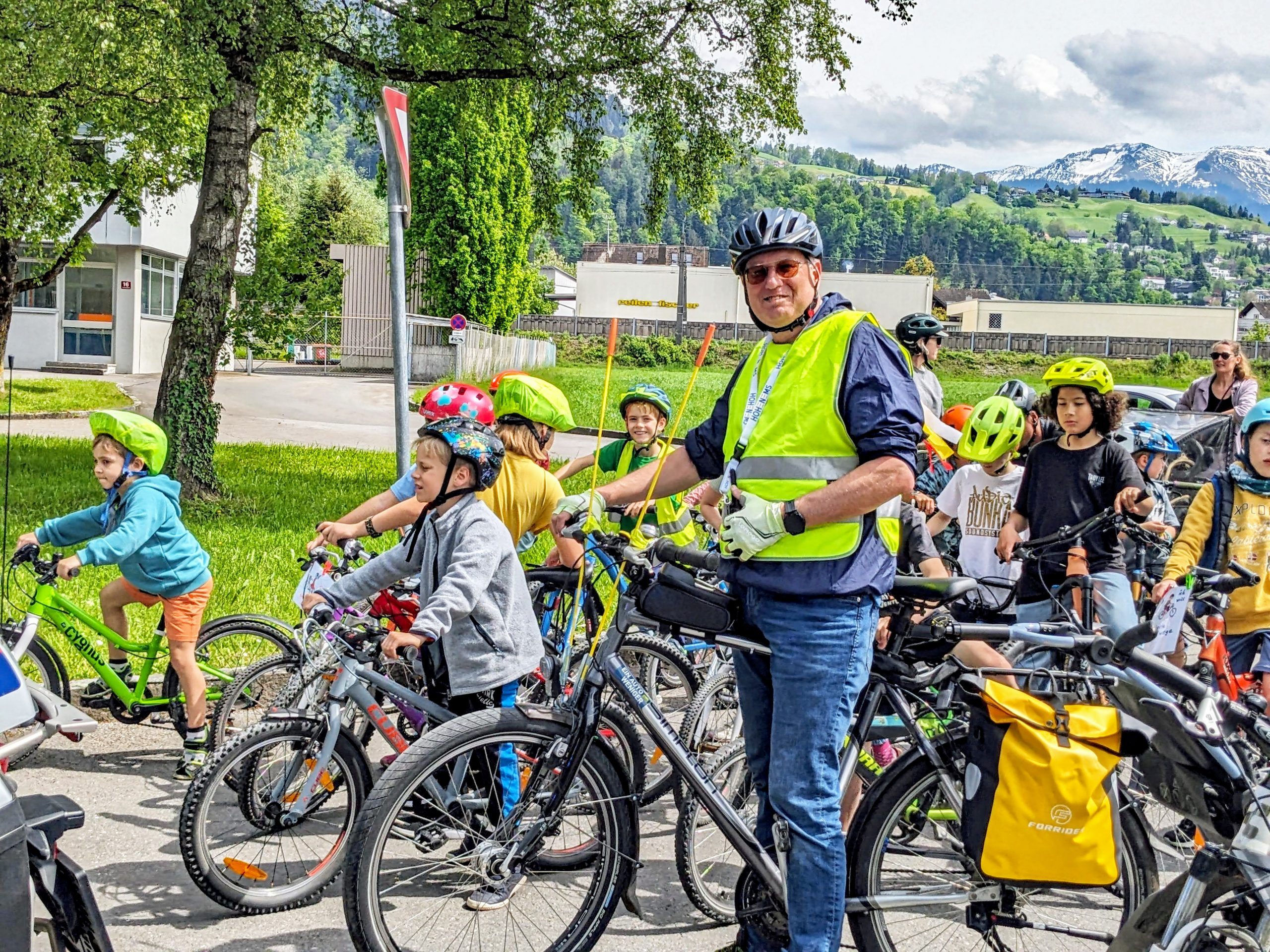 Groß und Klein radelten bei der Kidical Mass für mehr Sicherheit für Radfahrer in Dornbirn.