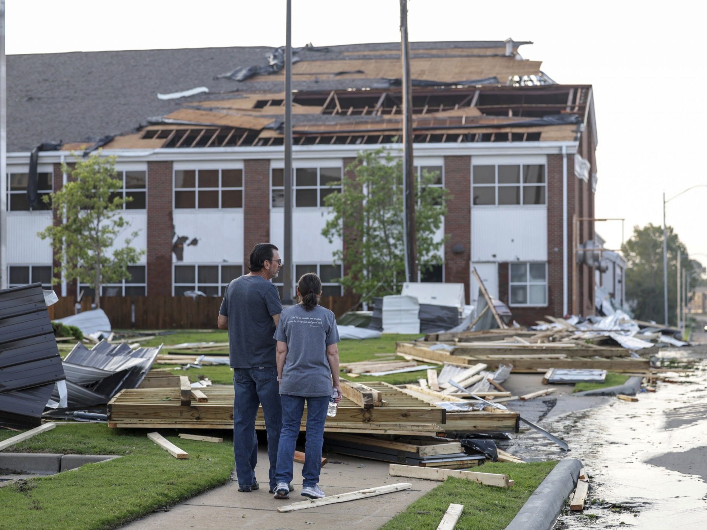 Ein Tornado forderte mehrere Tote in den USA. Ein Tornado forderte mehrere Tote in den USA.