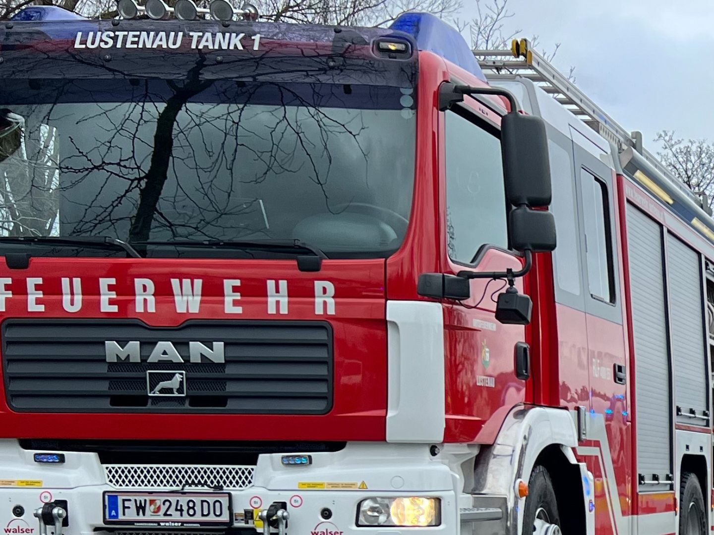 50 Feuerwehrmänner rückten zu dem vermeintlichen Brand aus. (Symbolbild)