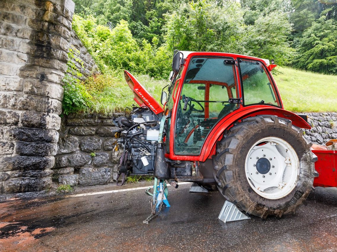 Am Traktor entstand Totalschaden