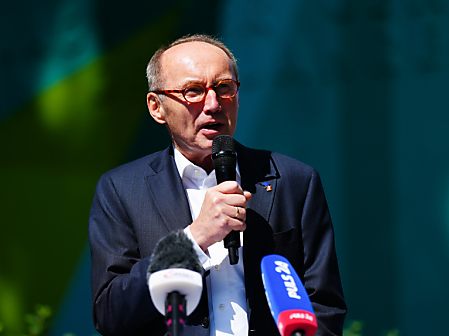 Karas ist Meinl-Reisingers Favorit für den Posten.