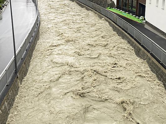 Wassermassen im Urlaubsort Zermatt