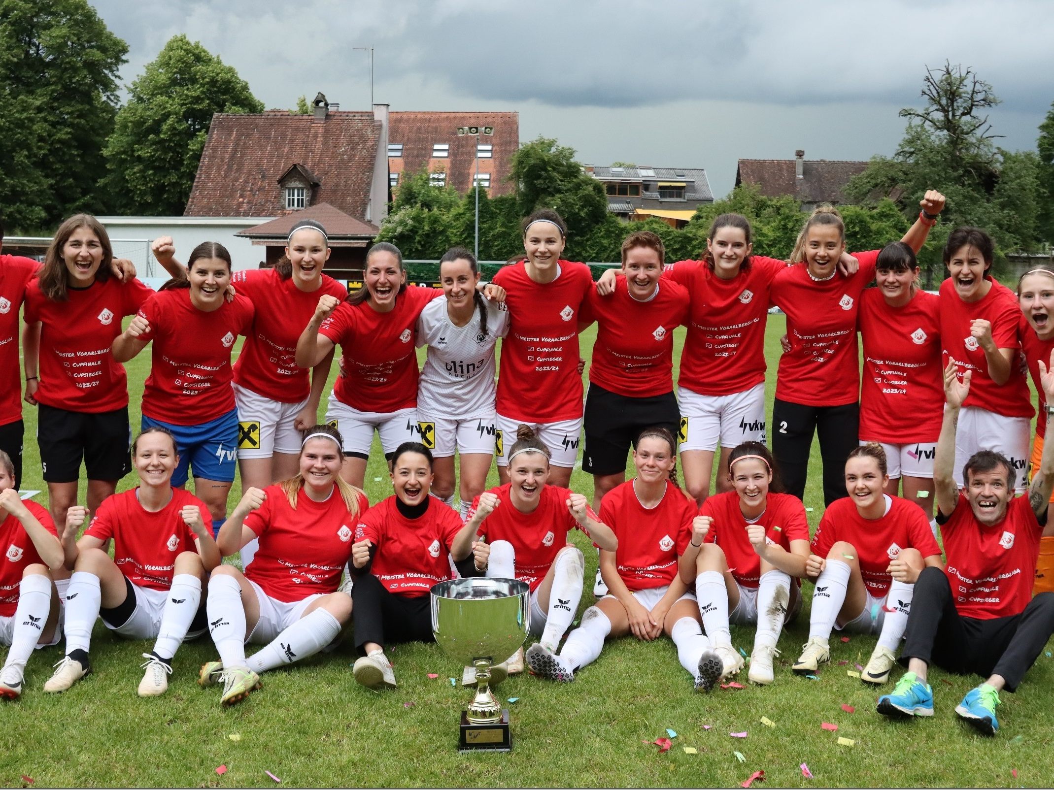 FC RW Rankweil Frauen spielen ab Sommer in der ÖFB Frauen 2. Liga und jubeln über den Titelgewinn in der Frauen Vorarlbergliga. FC RW Rankweil Frauen spielen ab Sommer in der ÖFB Frauen 2. Liga und jubeln über den Titelgewinn in der Frauen Vorarlbergliga.