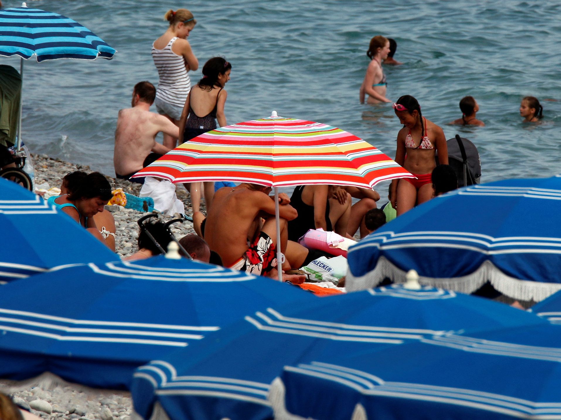 Dertour übernimmt die Betreuung der Reisenden in sieben Destinationen. Dertour übernimmt die Betreuung der Reisenden in sieben Destinationen.