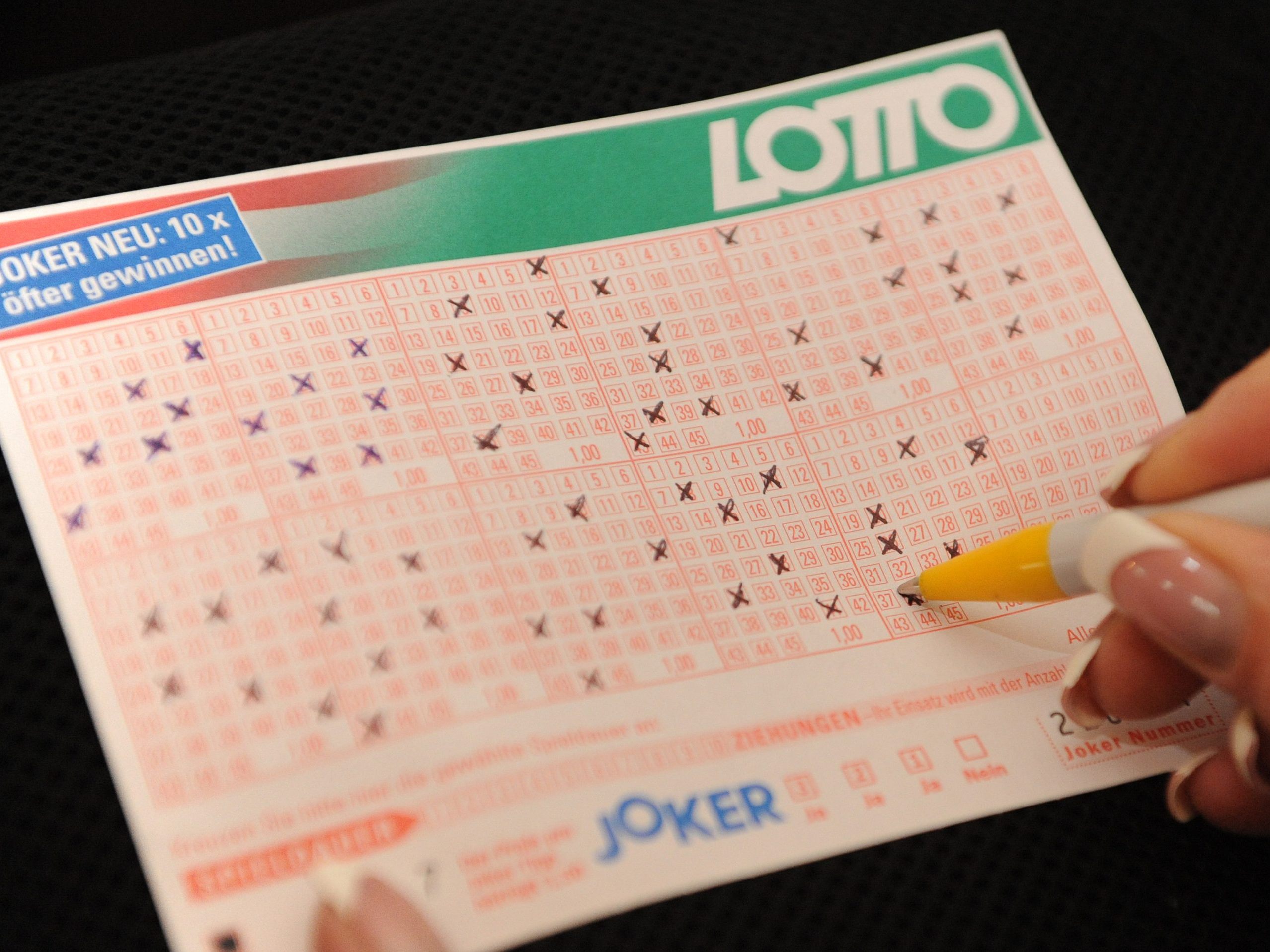 Auf einem Lotto-Normalschein wurden die "sechs Richtigen" in Niederösterreich getippt.