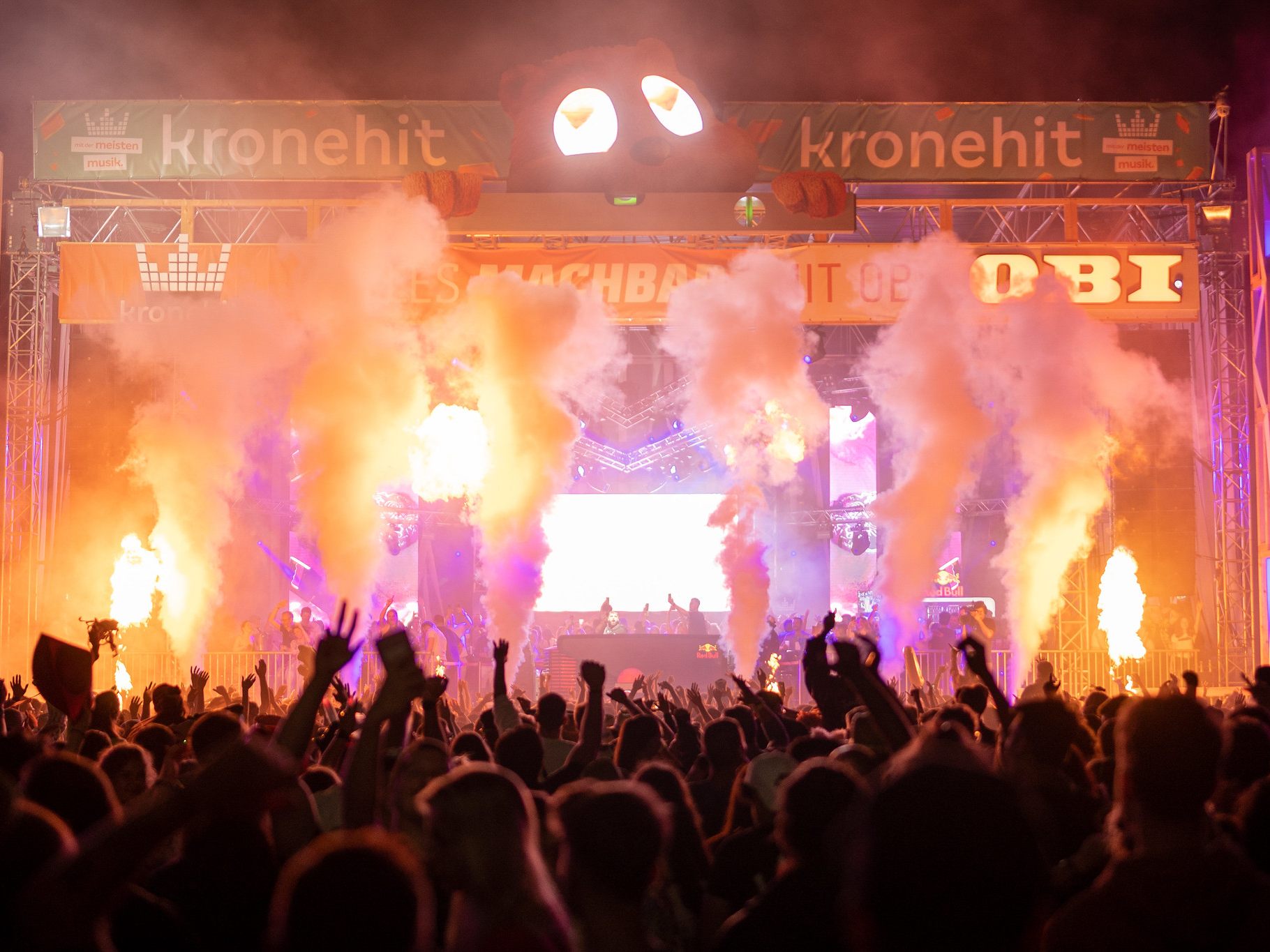 Das Programm bei der OBI / kronehit Electronic Music Bühne. Das Programm bei der OBI / kronehit Electronic Music Bühne.