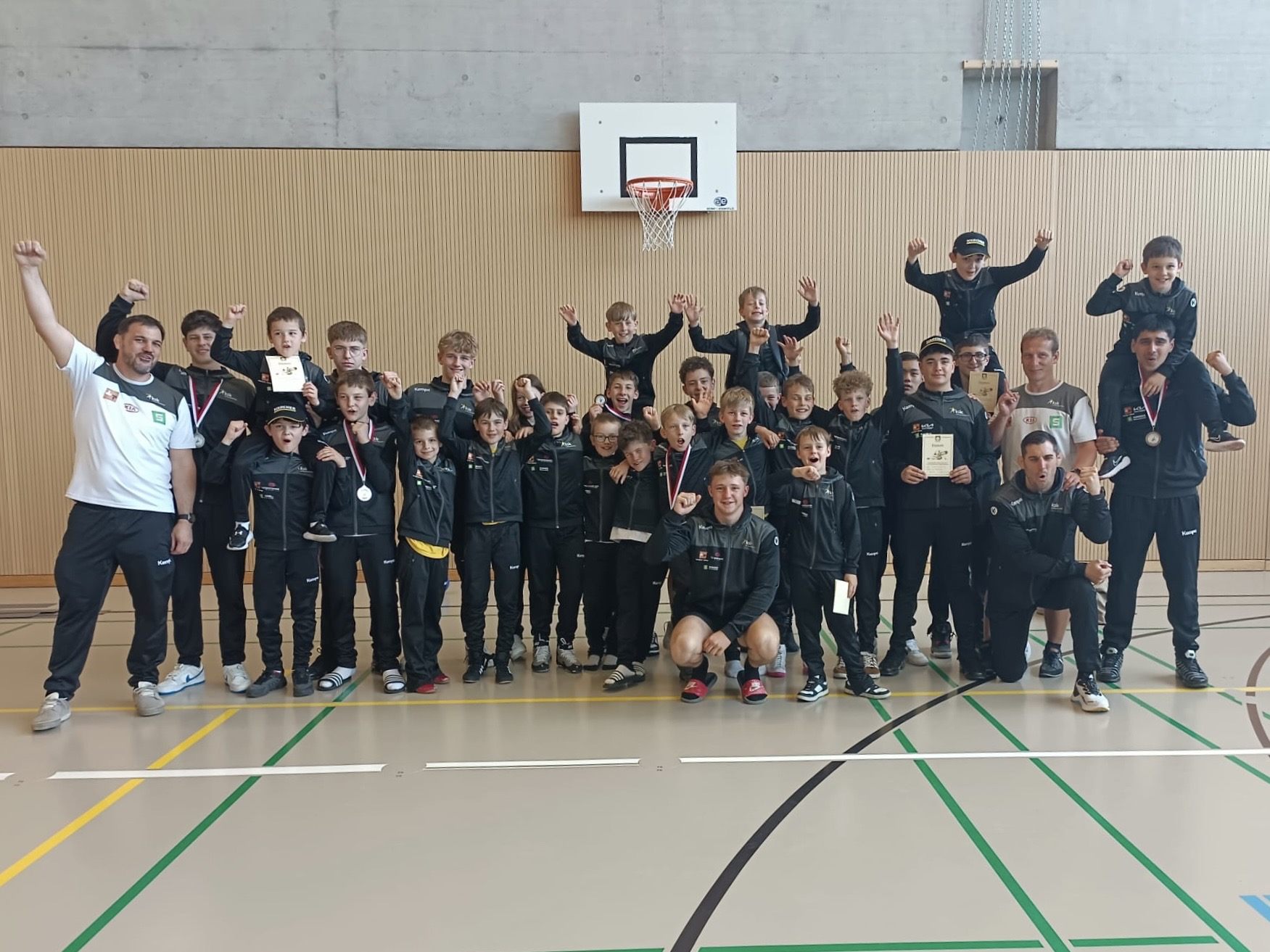Sieg in der Mannschaftswertung im Turnier in Oberriet für den KSK Klaus Nachwuchs. Sieg in der Mannschaftswertung im Turnier in Oberriet für den KSK Klaus Nachwuchs.