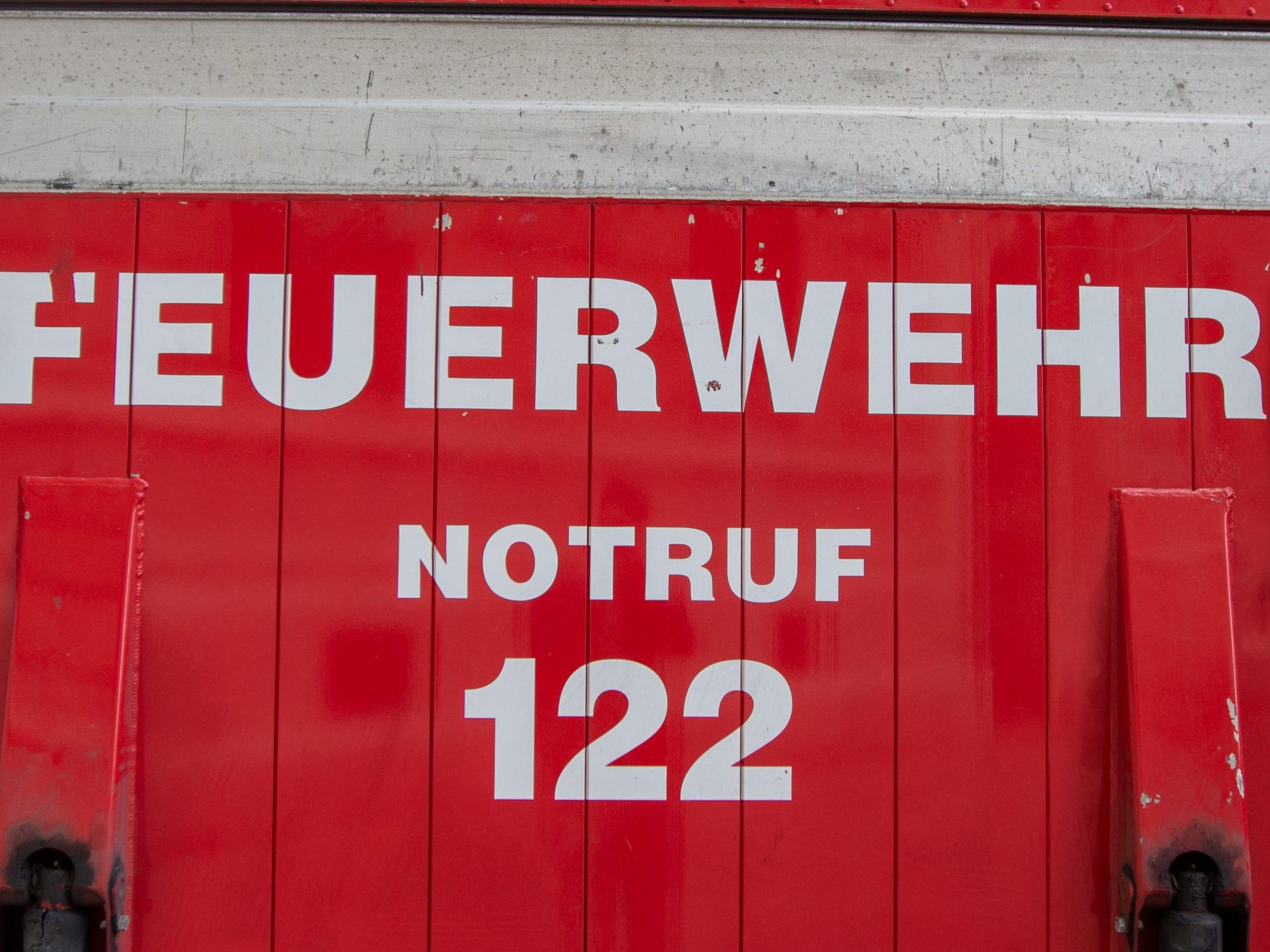 Großeinsatz bei einem Brand in einem Industriegebäude im Burgenland. Großeinsatz bei einem Brand in einem Industriegebäude im Burgenland.