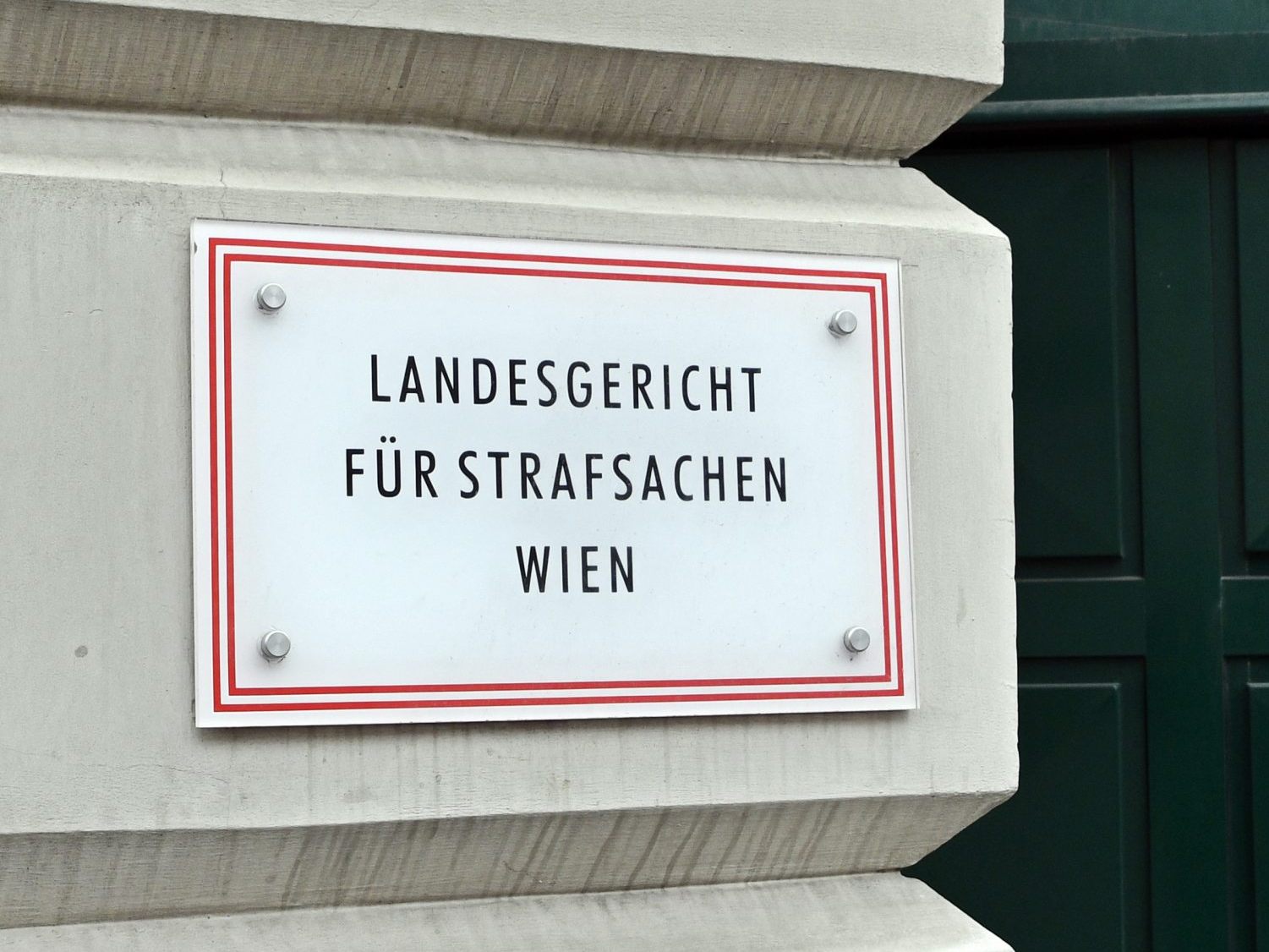 Freispruch im Missbrauchsprozess nach dem Drogentod einer 16-Jährigen.