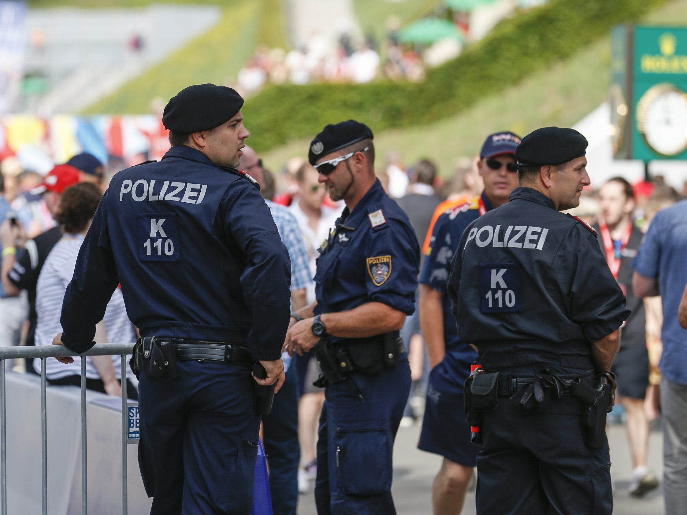 Die steirische Einsatzkräfte bereiten sich auf Klimademos beim Formel 1 GP vor. Die steirische Einsatzkräfte bereiten sich auf Klimademos beim Formel 1 GP vor.