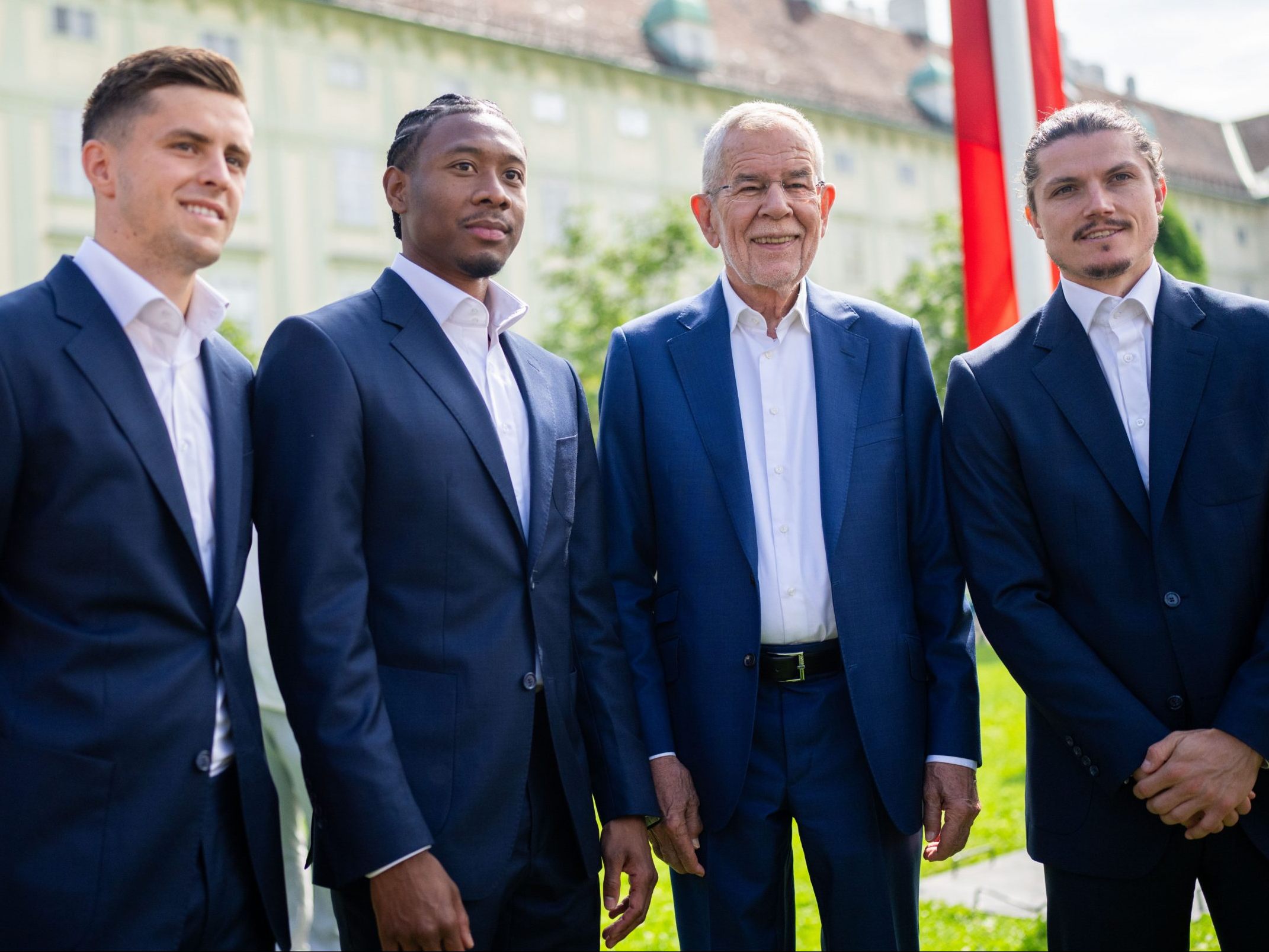 Bundespräsident Van der Bellen bei der Verabschiedung des ÖFB-Teams. Bundespräsident Van der Bellen bei der Verabschiedung des ÖFB-Teams.