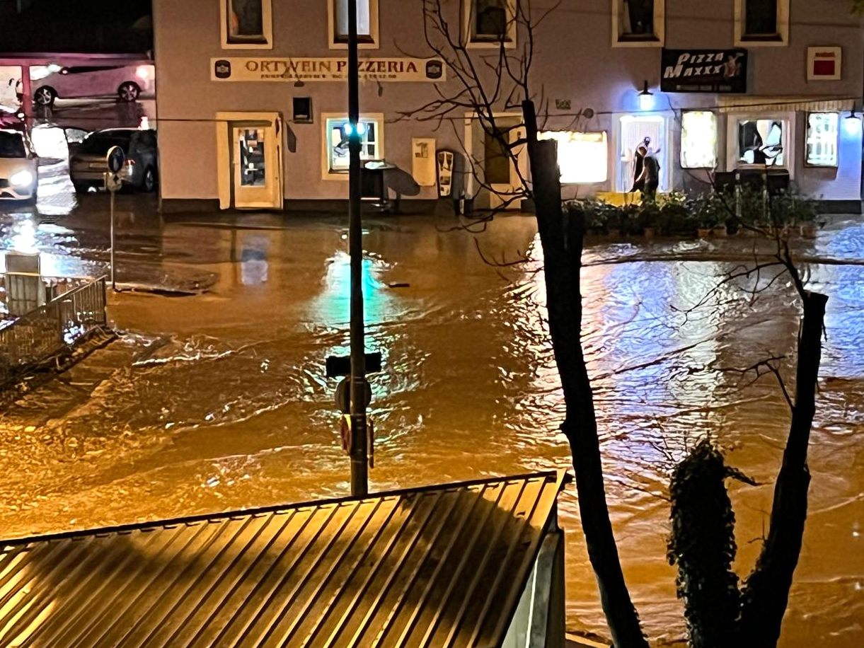 Mehrere Wahllokale wurden durch die Unwetter zerstört.