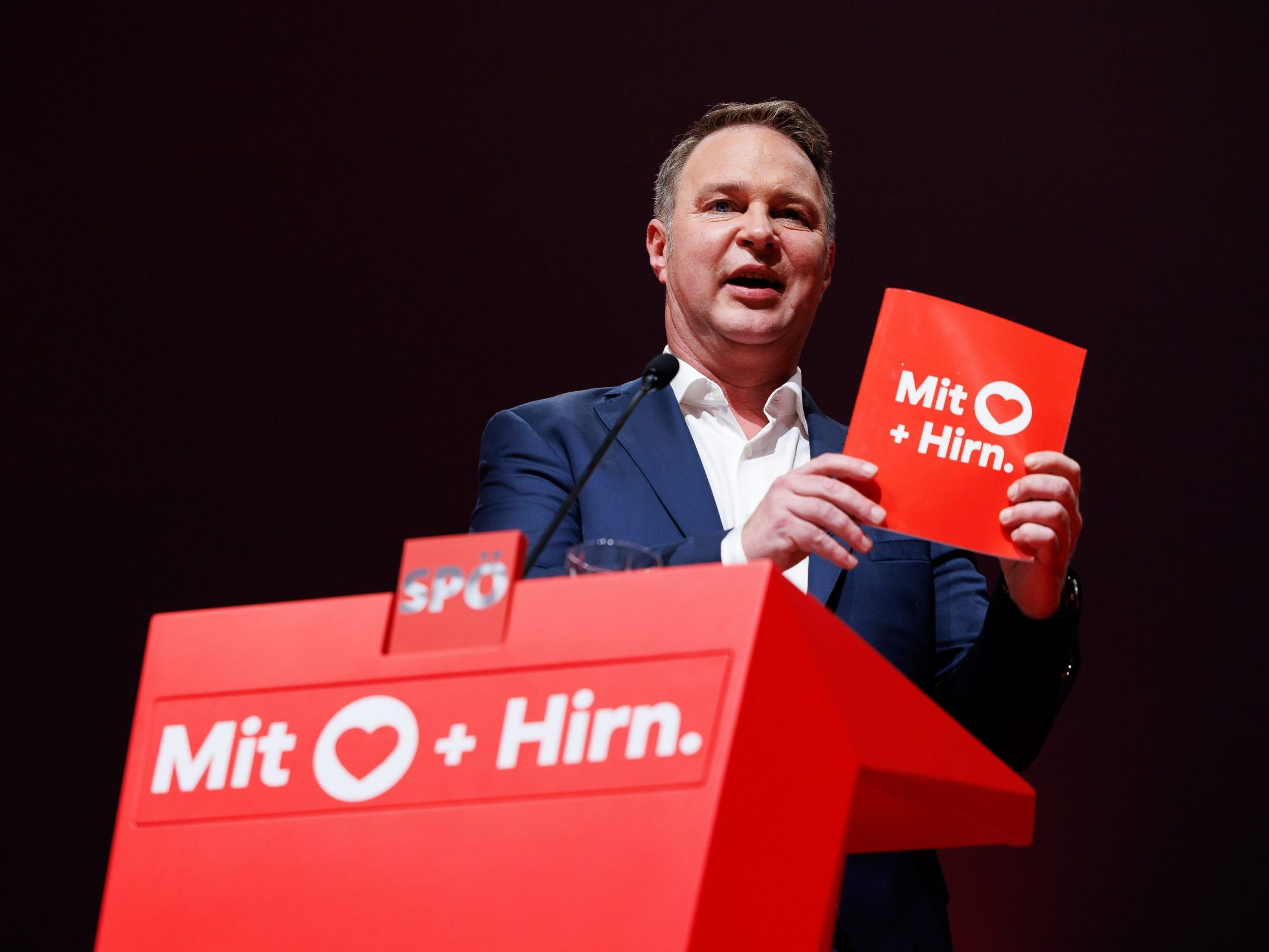 Babler hat das "Meine-Zeitung-Abo" bereits bei seiner Rede "Mit Herz und Hirn für Österreich" angerissen. Babler hat das "Meine-Zeitung-Abo" bereits bei seiner Rede "Mit Herz und Hirn für Österreich" angerissen.