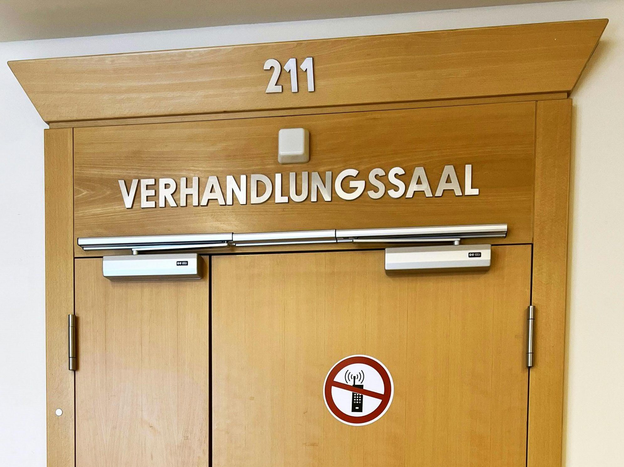 Prozess nach der Nötigung zur Übermittlung von Sex-Videos in Wien. Prozess nach der Nötigung zur Übermittlung von Sex-Videos in Wien.