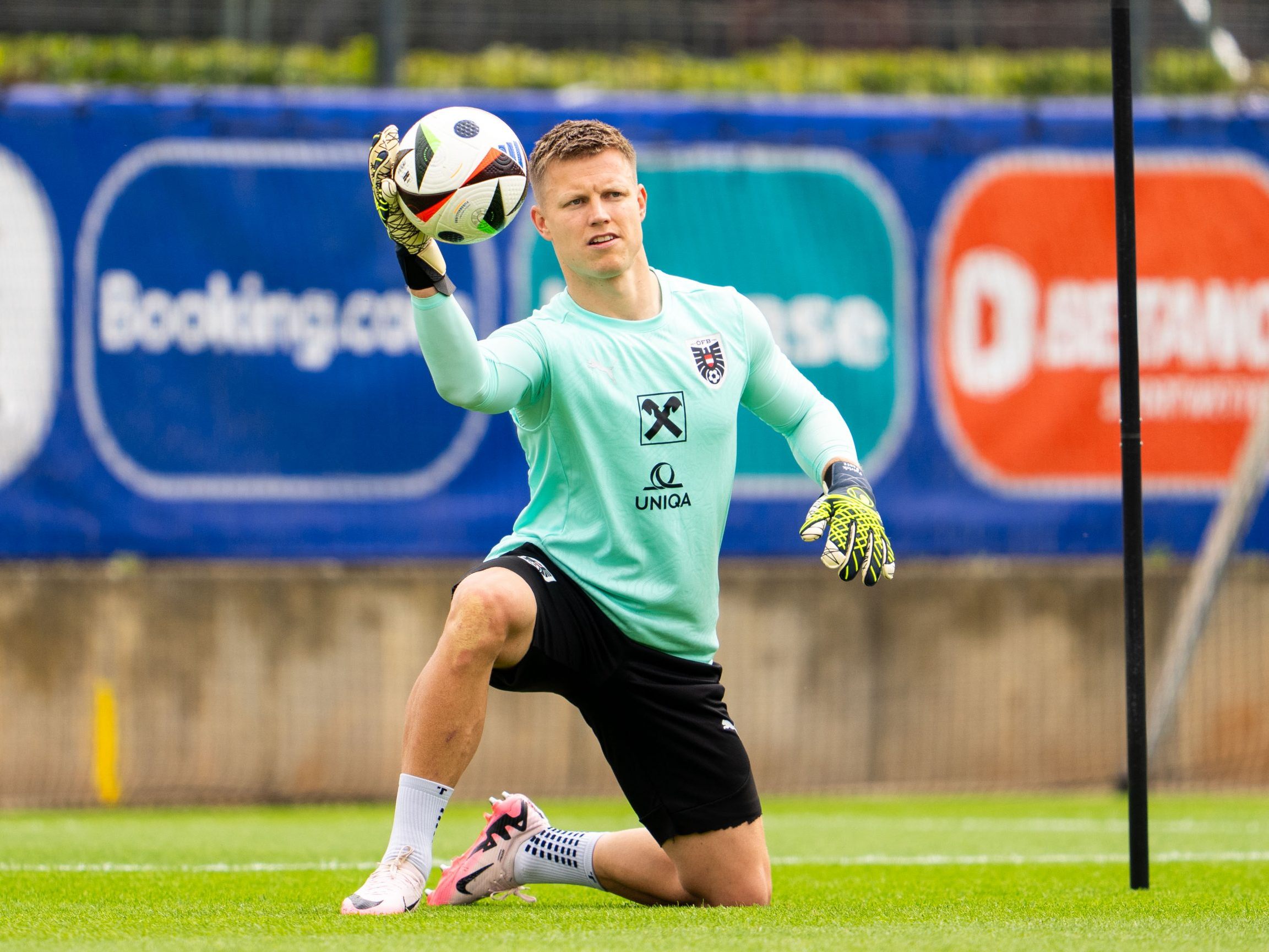 Österreich wird bei der Fußball-EM mit Patrick Pentz im Tor gegen Frankreich antreten.
