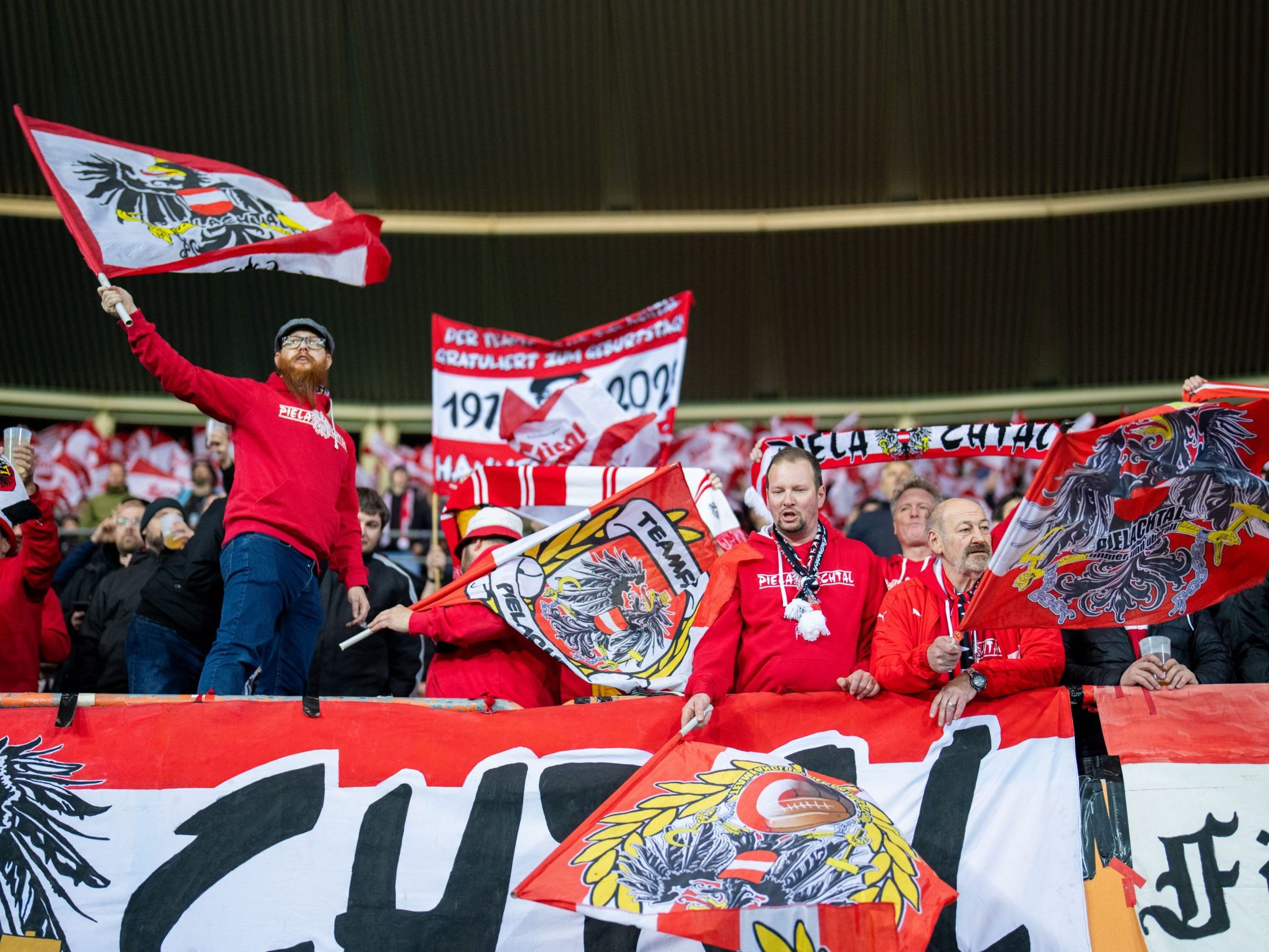 Die Österreicher haben bescheidene Hoffnungen in das ÖFB-Team bei der EURO 2024. Die Österreicher haben bescheidene Hoffnungen in das ÖFB-Team bei der EURO 2024.