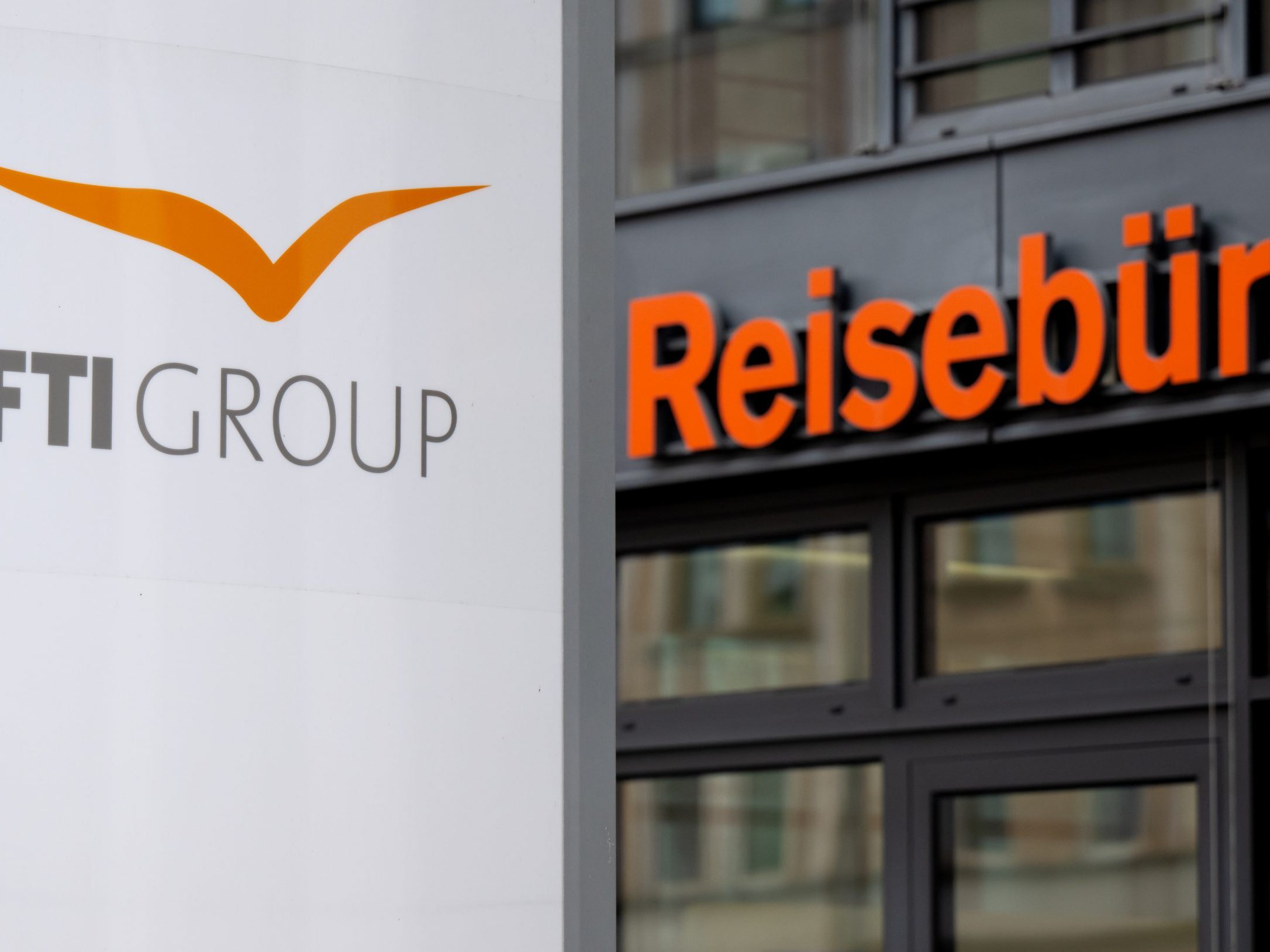 Der drittgrößte Reisekonzern Europas FTI ist insolvent. Der drittgrößte Reisekonzern Europas FTI ist insolvent.