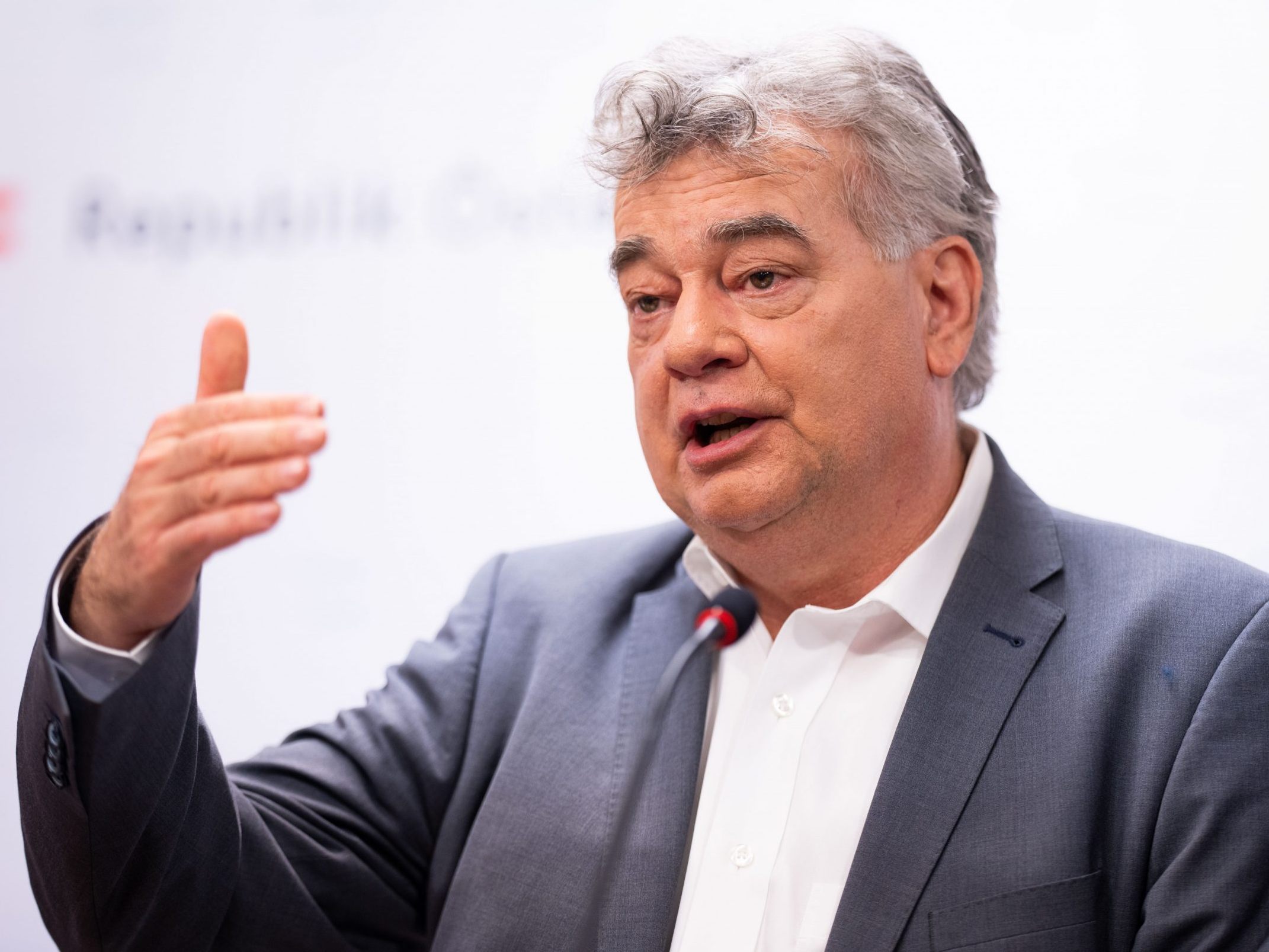 Die Grünen wählen Kogler am 22. Juni zum Spitzenkandidaten. Die Grünen wählen Kogler am 22. Juni zum Spitzenkandidaten.