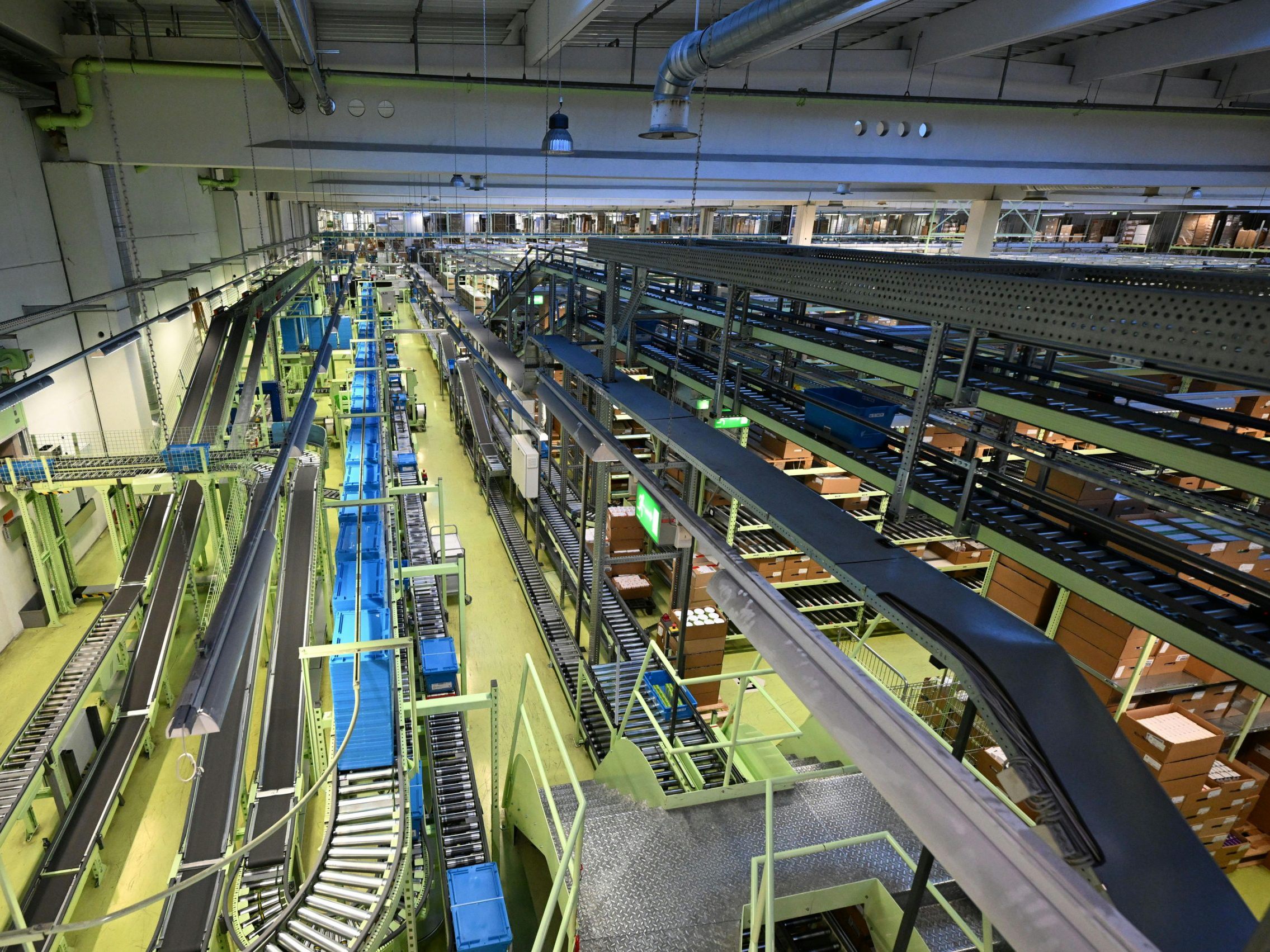 Die Pharmaindustrie muss ab sofort größere Lager für die wichtigsten Medikamente anlegen.