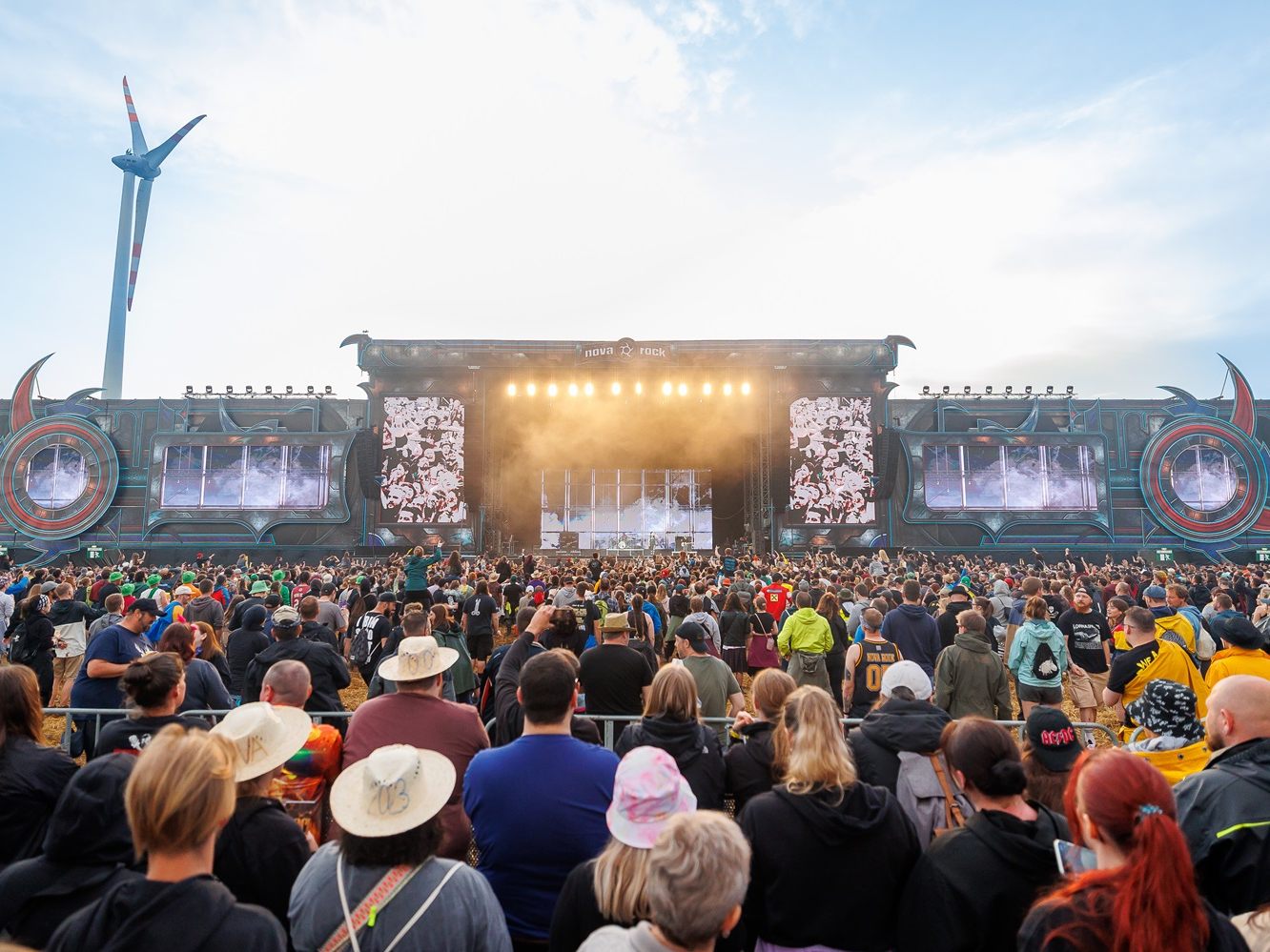 Tausende Menschen werden beim Nova Rock Festival 2024 erwartet. Im Bild die "Blue Stage" im Vorjahr.