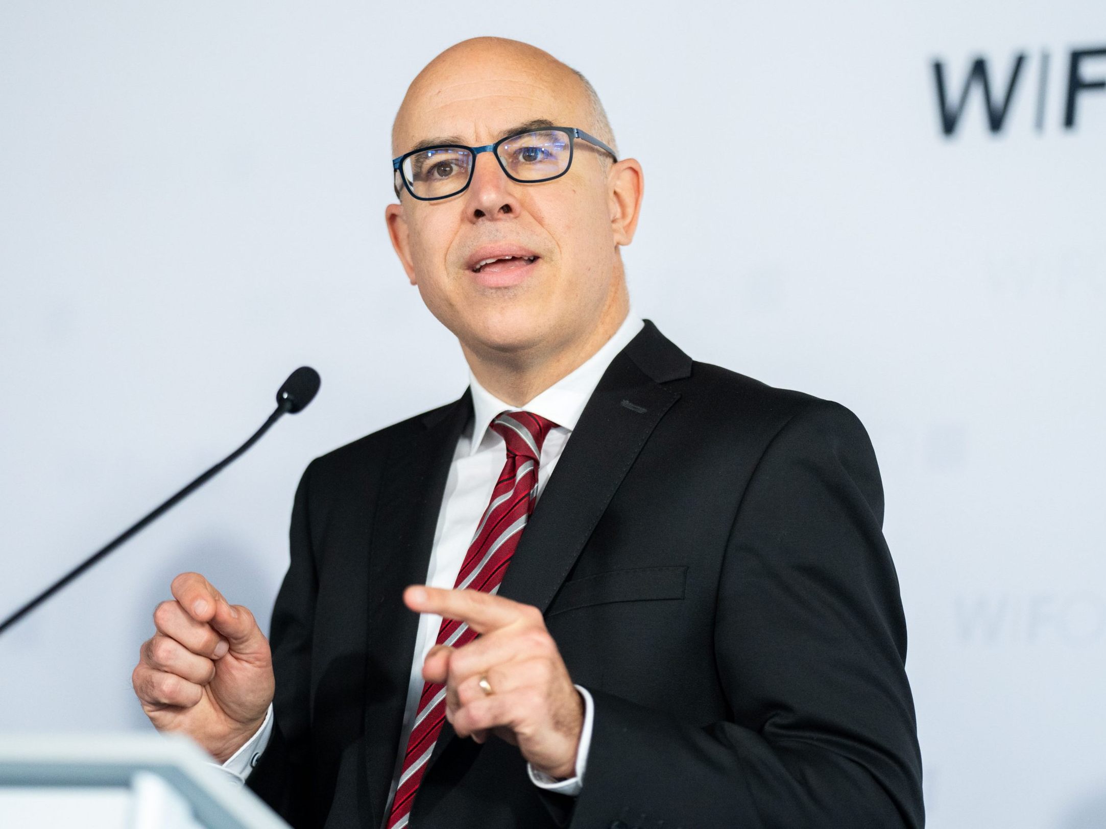 Die lange zu hohe Inflation in Österreich führt der Wifo-Chef auch auf Fehler der Regierung zurück. Die lange zu hohe Inflation in Österreich führt der Wifo-Chef auch auf Fehler der Regierung zurück.