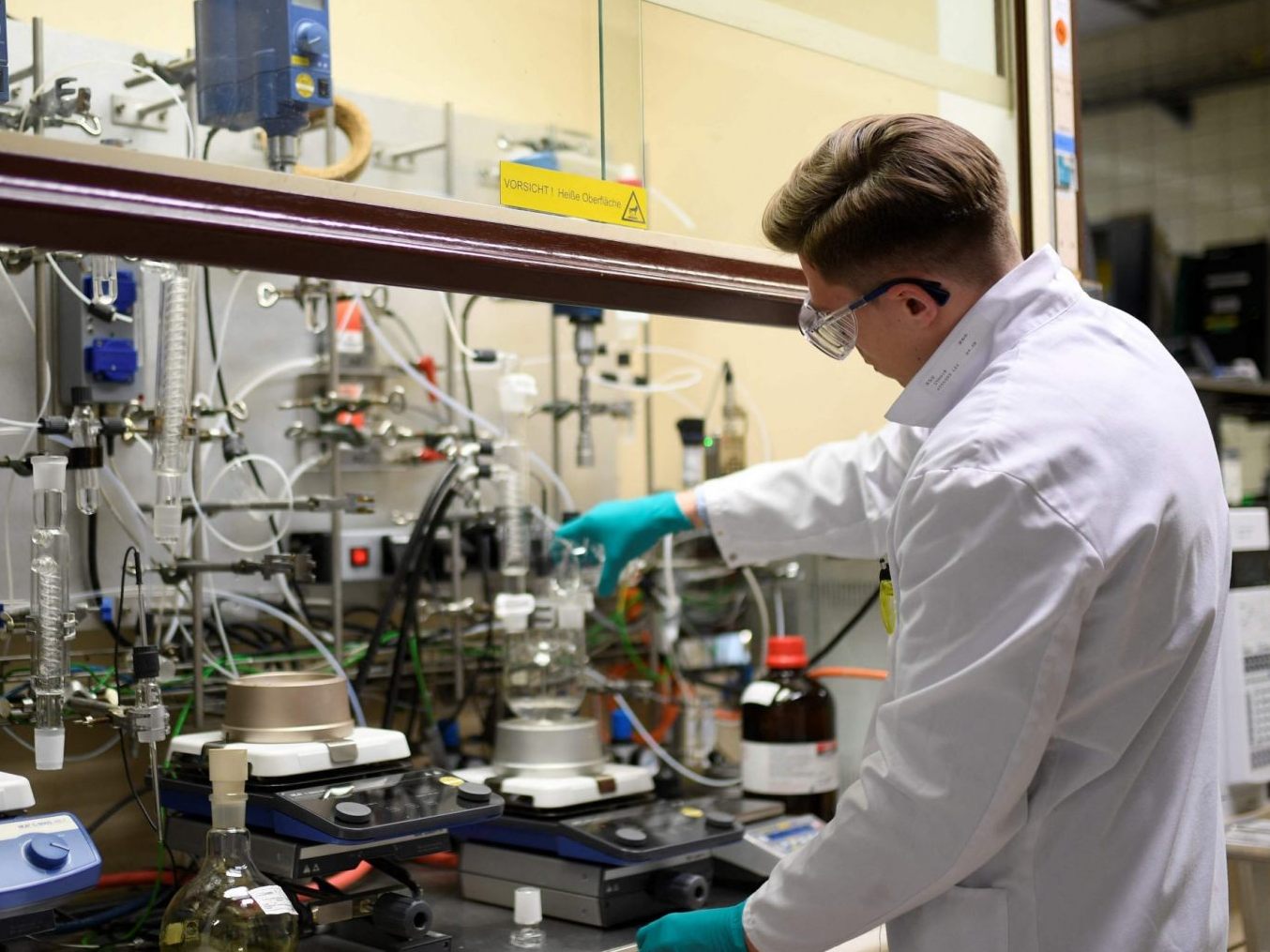 In der chemischen Industrie wird gestreikt.