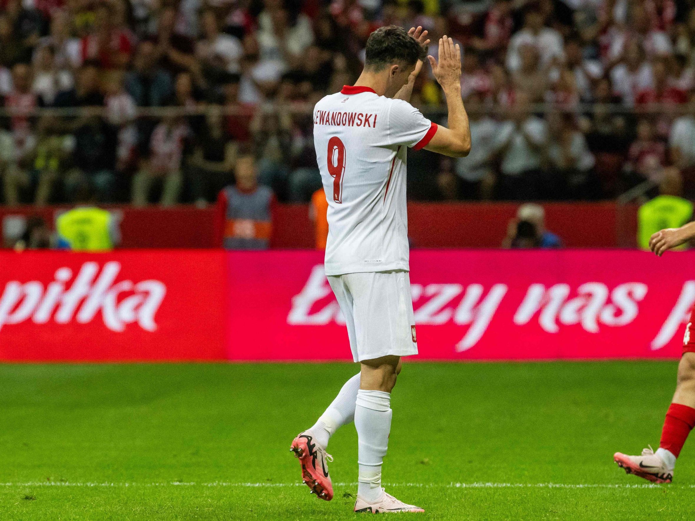 Robert Lewandowski kann nicht bei Polens erstem Spiel der Fußball-EM dabei sein.