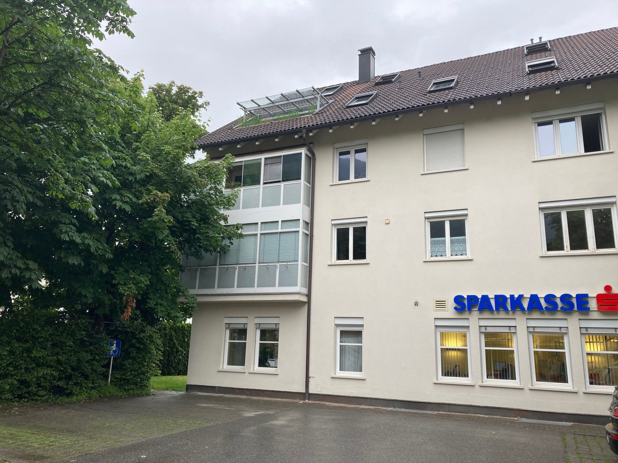 Im ersten Stock am Ramschwagplatz 6 wird die Tagesbetreuung eingerichtet, ein Lift ist vorhanden. Im ersten Stock am Ramschwagplatz 6 wird die Tagesbetreuung eingerichtet, ein Lift ist vorhanden.