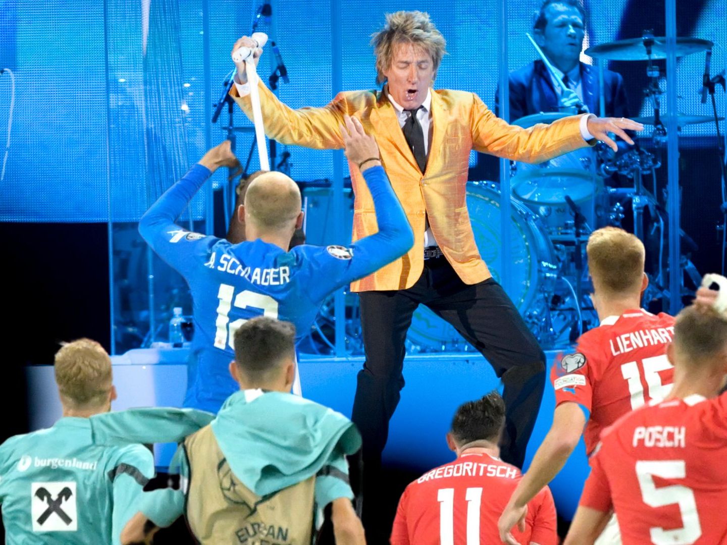 Das ÖFB-Nationalteam besucht zwei Tage vor Start der Fußball-EM ein Rod-Stewart-Konzert.
