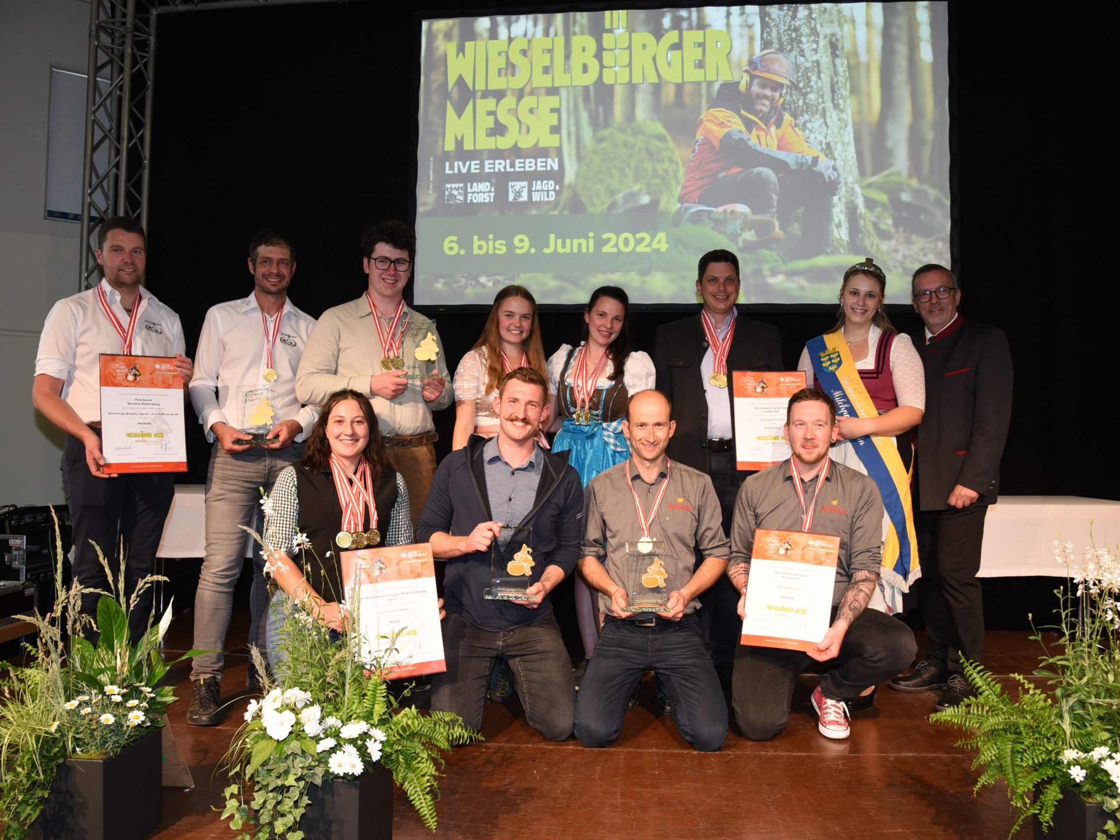 Mit dem „Kasermandl in Gold“ werden jährlich die besten Käse- und Milchprodukte aus bäuerlicher Produktion prämiert. Mit dem „Kasermandl in Gold“ werden jährlich die besten Käse- und Milchprodukte aus bäuerlicher Produktion prämiert.