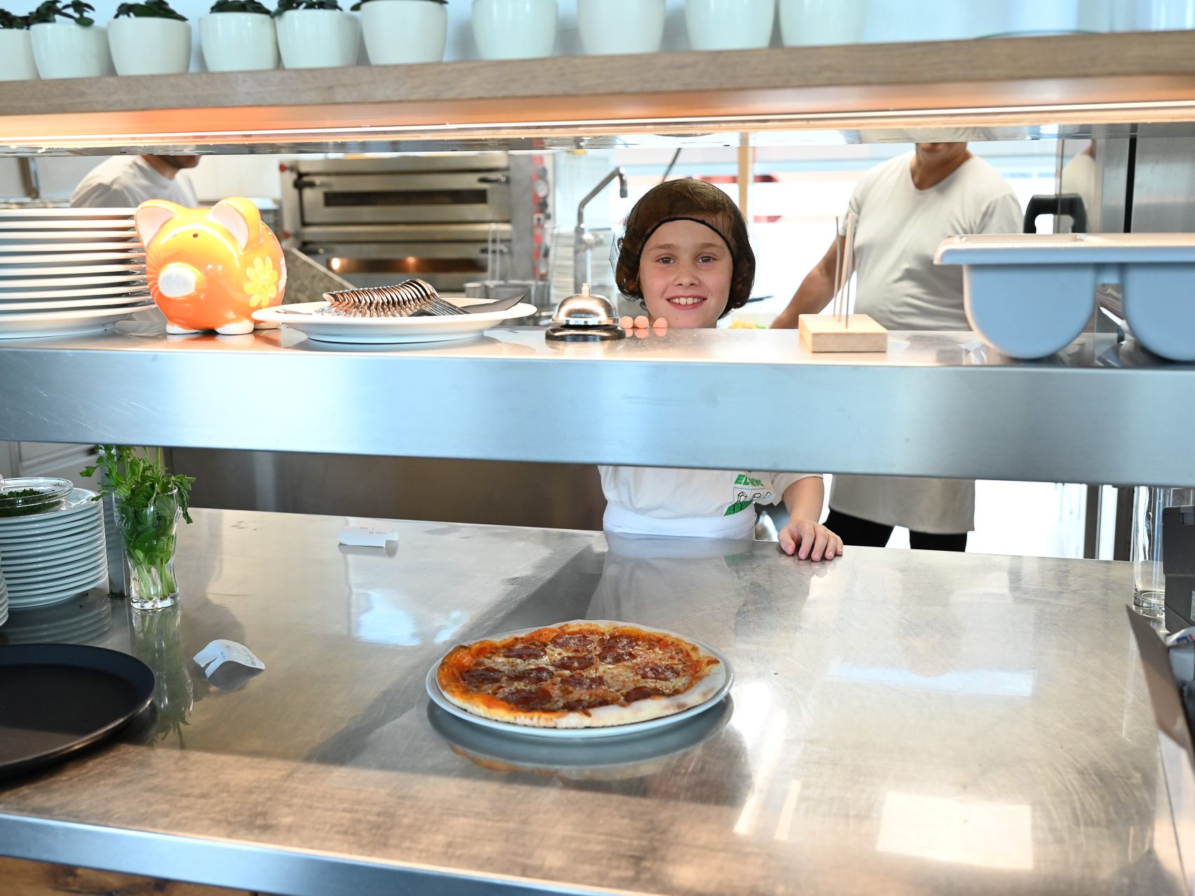 Für Gabriel Walch ist der schönste Ort in Lustenau, die Pizzeria bei ihm ums Eck. Er hat diesen Ort bei einem Projekt vom W*ORT als schönsten Ort in ganz Lustenau bezeichnet. Für Gabriel Walch ist der schönste Ort in Lustenau, die Pizzeria bei ihm ums Eck. Er hat diesen Ort bei einem Projekt vom W*ORT als schönsten Ort in ganz Lustenau bezeichnet.