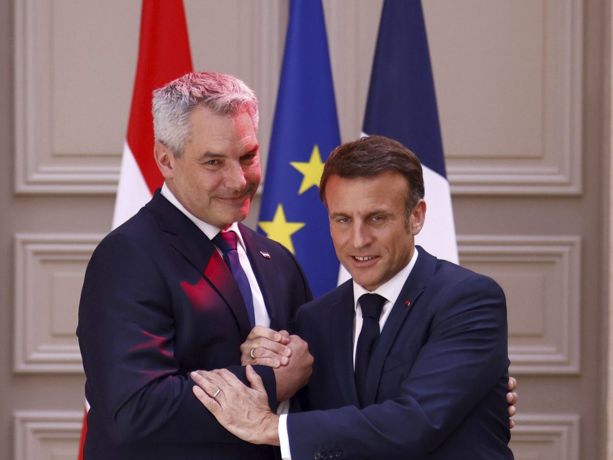 Nehammer gratulierte Macron zum Sieg gegen Österreich.