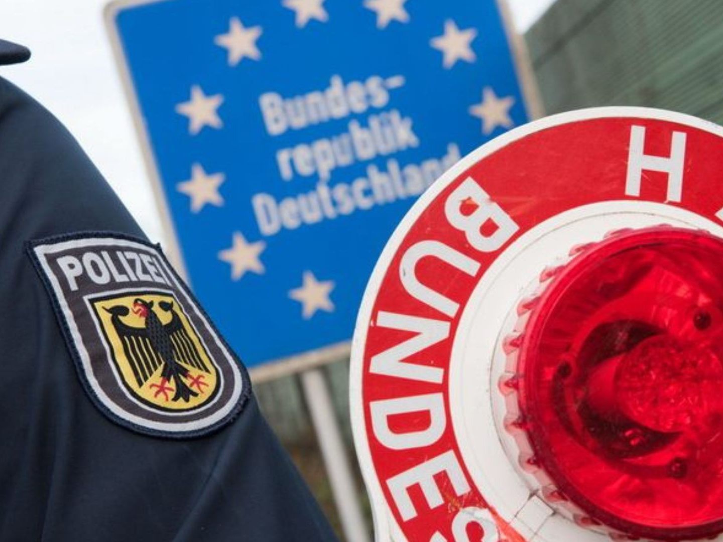 Im Zuge der Europameisterschaft werden die Grenzkontrollen in Deutschland ausgeweitet. Im Zuge der Europameisterschaft werden die Grenzkontrollen in Deutschland ausgeweitet.