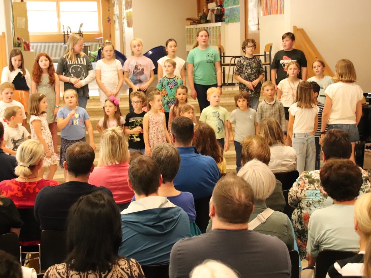 Der Bildsteiner Kinder- und Jugendchor lud zum Abschlusskonzert ein. Der Bildsteiner Kinder- und Jugendchor lud zum Abschlusskonzert ein.