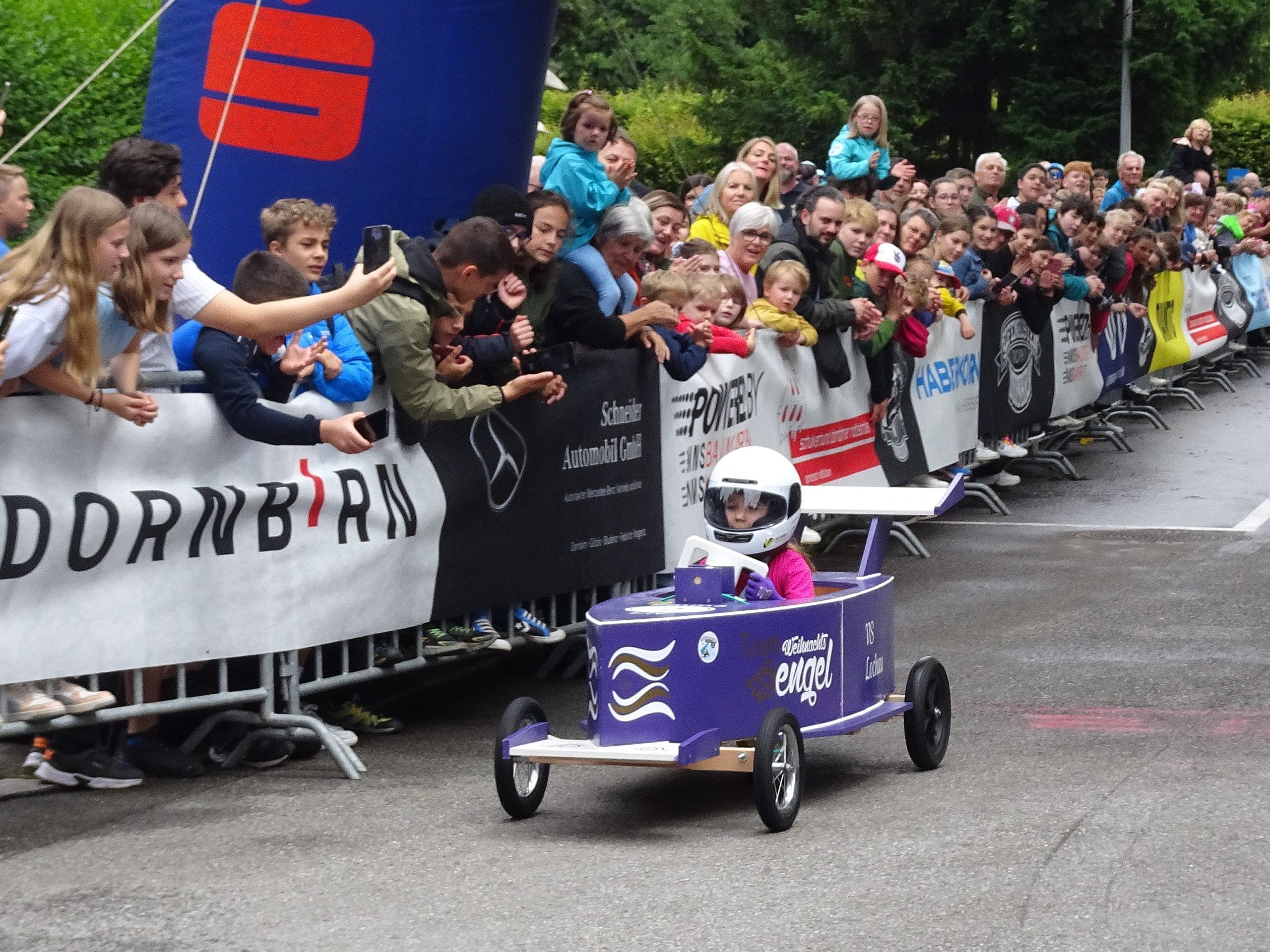 Die Seifenkisten Trophy 5.0 sorgte wieder für einen Besucheransturm im Dornbirner Oberdorf. Die Seifenkisten Trophy 5.0 sorgte wieder für einen Besucheransturm im Dornbirner Oberdorf.