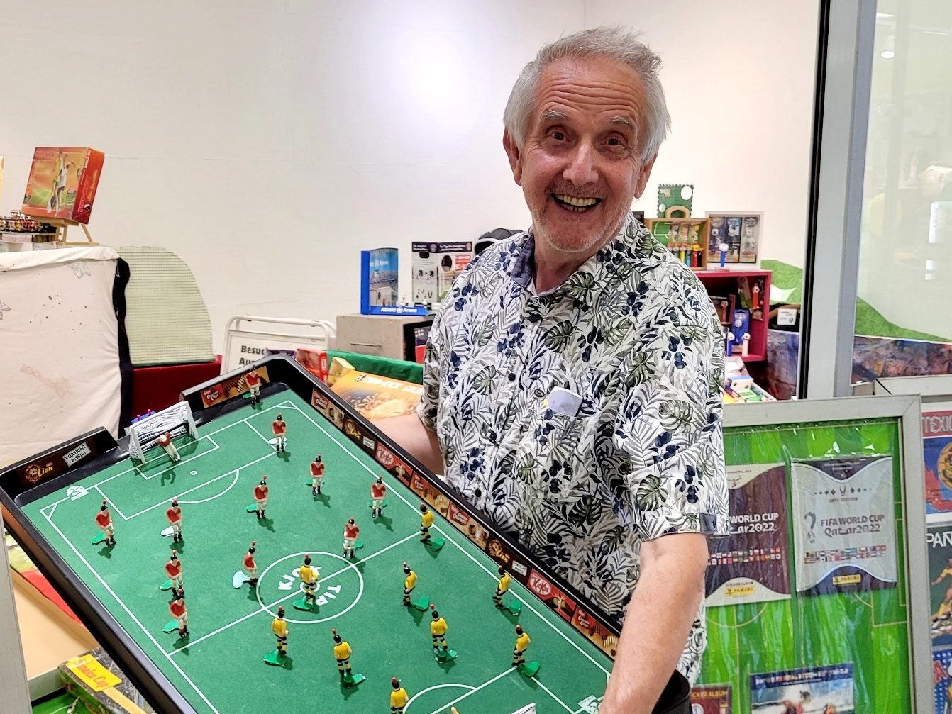 Der Lochauer Sammler Kurt Prenner-Platzgummer vom SOWASundNOWAS-Museum präsentiert anlässlich der EURO 2024 eine große Tipp-Kick-Fußballspiele-Ausstellung im GWL in Bregenz. Der Lochauer Sammler Kurt Prenner-Platzgummer vom SOWASundNOWAS-Museum präsentiert anlässlich der EURO 2024 eine große Tipp-Kick-Fußballspiele-Ausstellung im GWL in Bregenz.