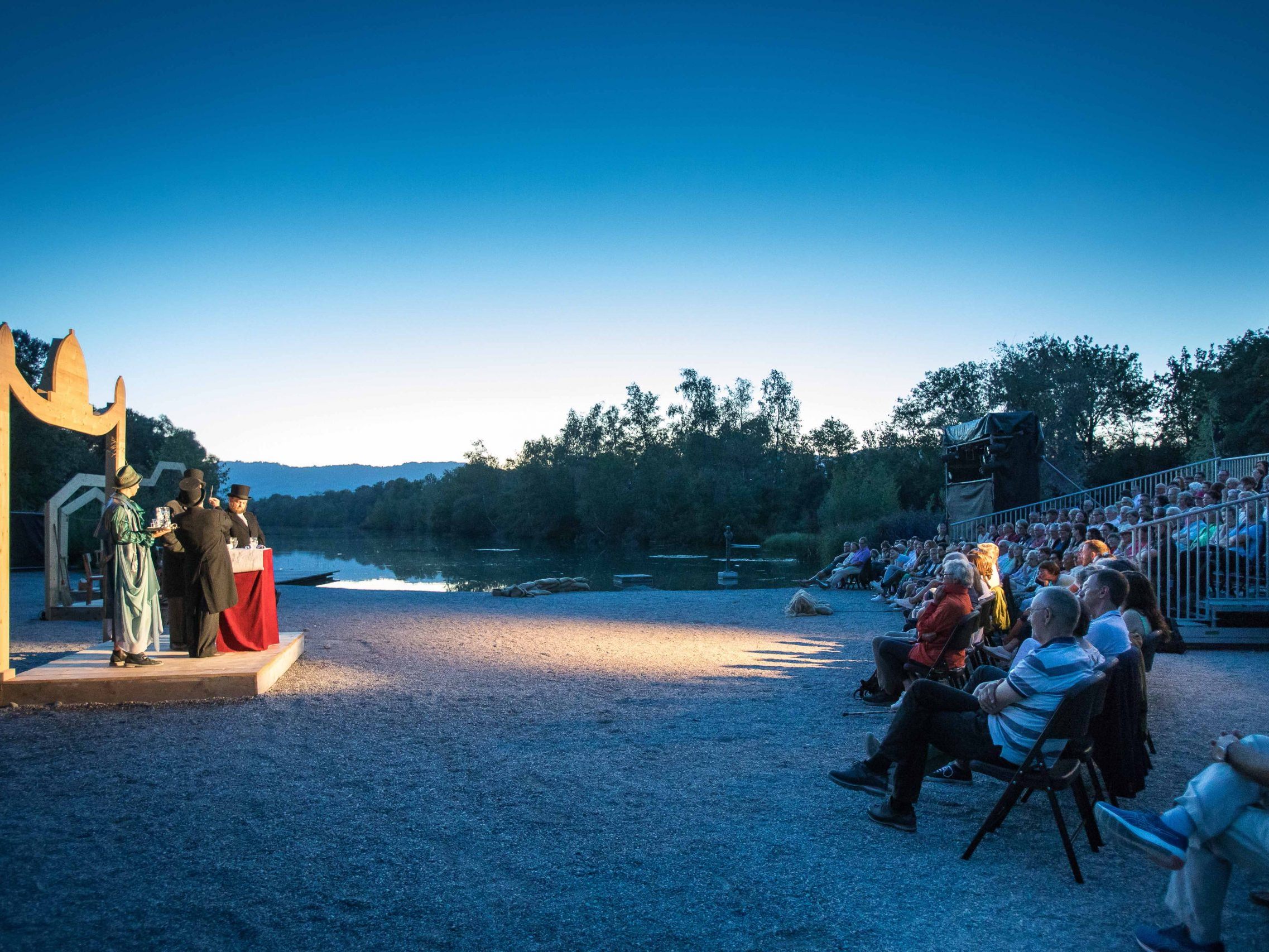 Das Kieswerk der Firma Kopf in Altach wird auch in diesem Jahr wieder in eine beeindruckende Theaterkulisse verwandelt. Das Kieswerk der Firma Kopf in Altach wird auch in diesem Jahr wieder in eine beeindruckende Theaterkulisse verwandelt.