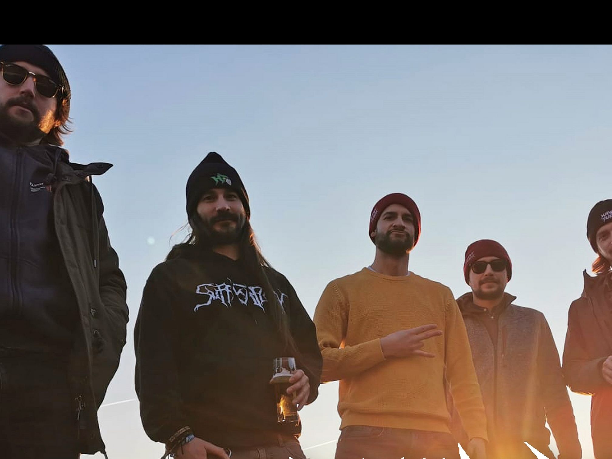 Unter anderem wird die Band HJEWY TZJEPR  beim Pleasure of Rock Festival die Freudenhausbühne rocken.