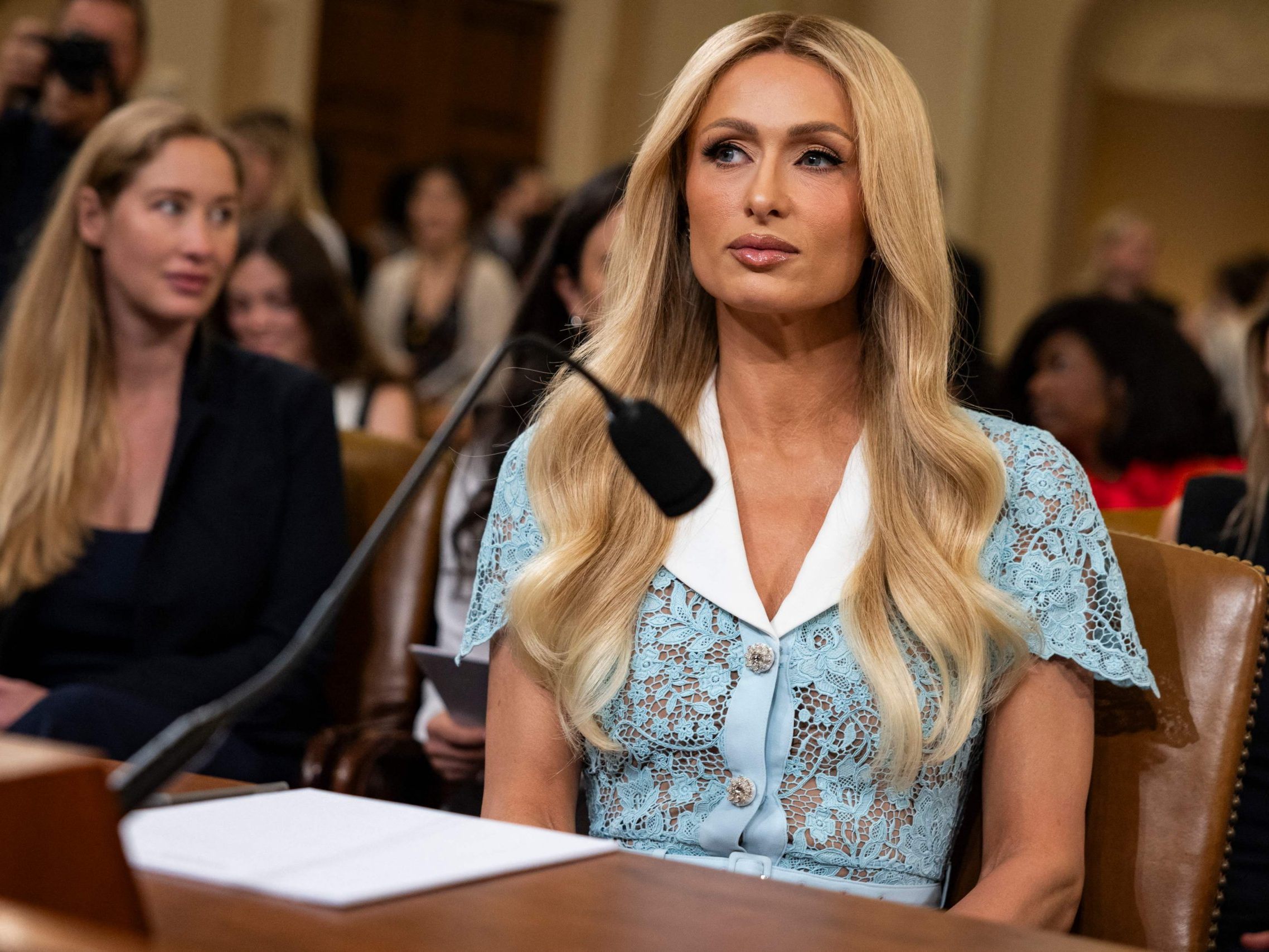 Paris Hilton sagte vor dem US-Repräsentantenhaus aus.