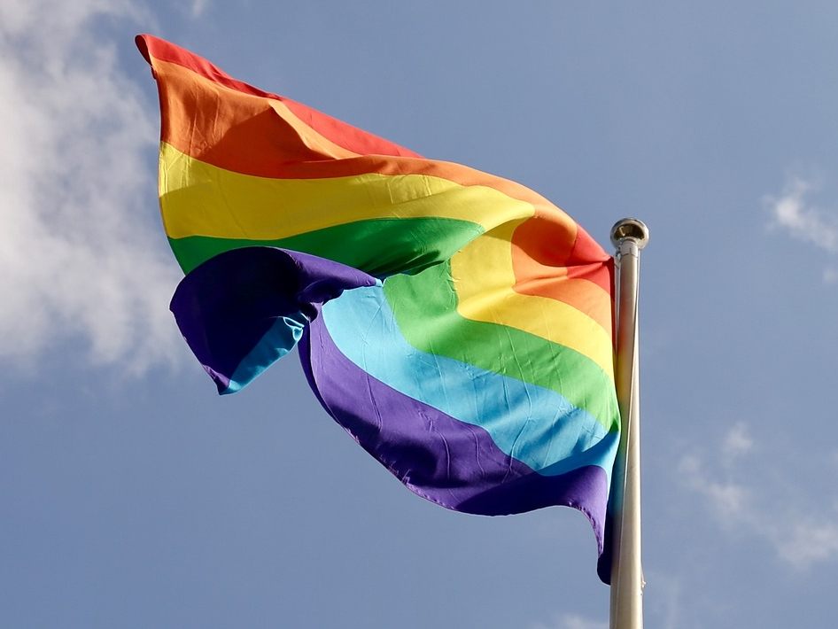 Das Justizministerium präsentiert eine Studie über LGBTIQ-Diskriminierung.