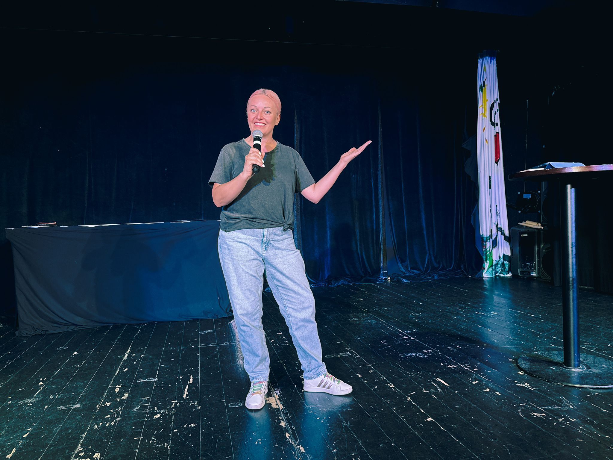 Comedienne Nadine on Stage im TiK in Dornbirn