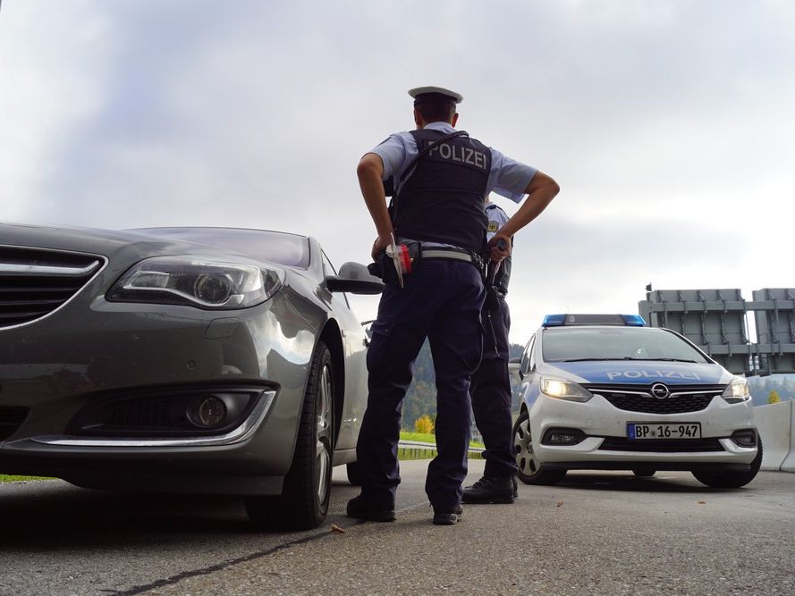 Bundespolizei verweigert Serben die Einreise.