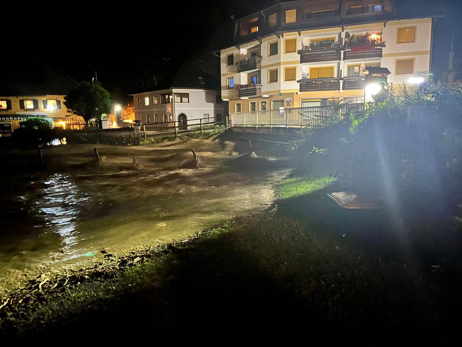Nach einem Unwetter gibt es einen Zivilschutzalarm für den Ort Kremsbrücke in Kärnten.