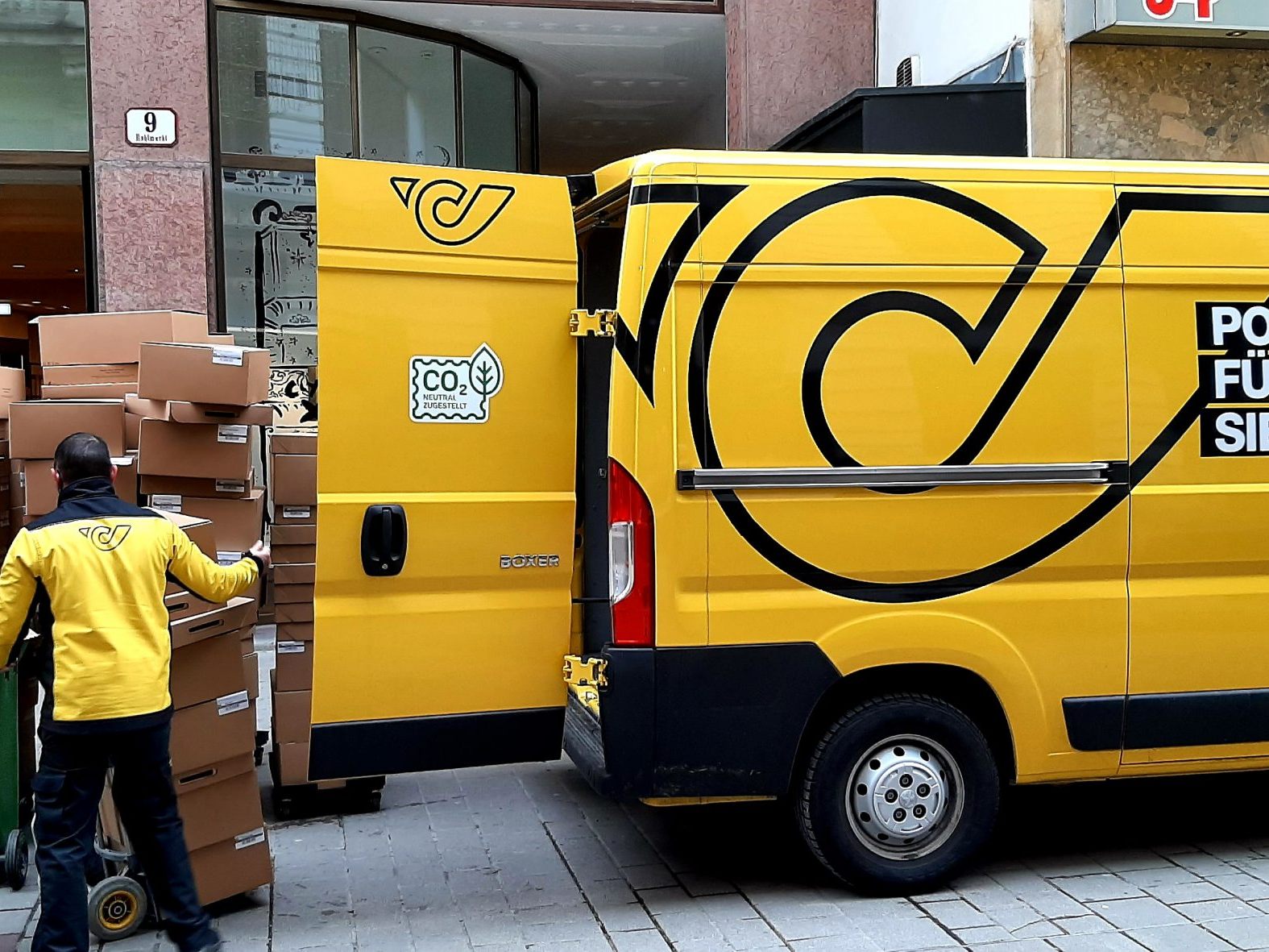 Plus bei verschickten Paketen.