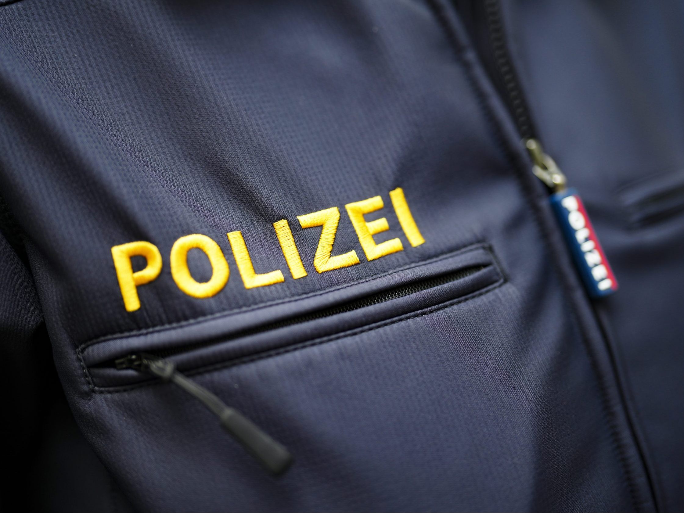 Die Polizei sucht weiter nach dem Ladendieb. Die Polizei sucht weiter nach dem Ladendieb.