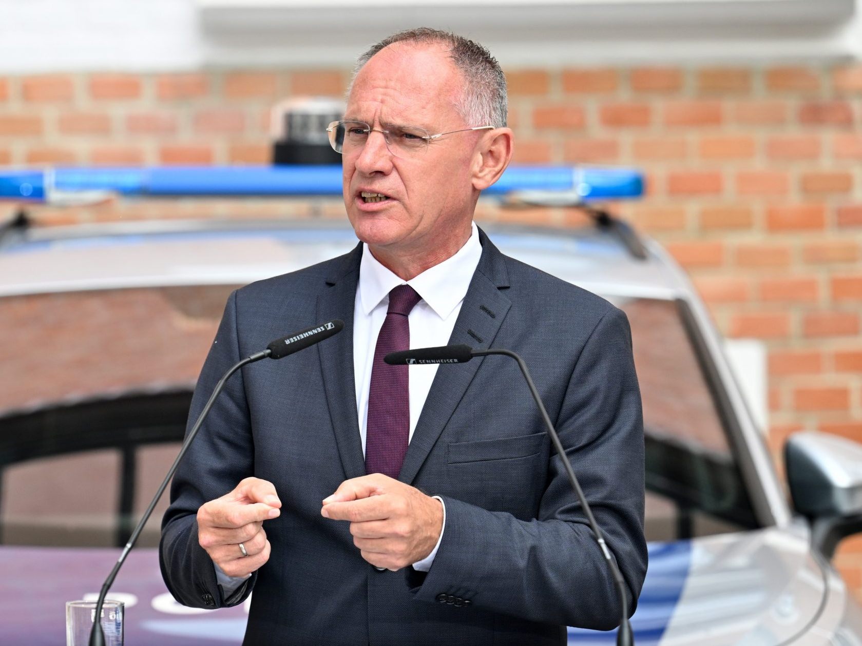 Innenminister Karner beim Medientermin des Innenministeriums zum Thema "Tag der Bundespolizei - Aktuelle Personalsituation und sicherheitspolizeiliche Herausforderungen". Innenminister Karner beim Medientermin des Innenministeriums zum Thema "Tag der Bundespolizei - Aktuelle Personalsituation und sicherheitspolizeiliche Herausforderungen".