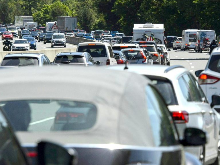 Ein Stau-intensives Wochenende auf Österreichs Straßen steht bevor. Ein Stau-intensives Wochenende auf Österreichs Straßen steht bevor.