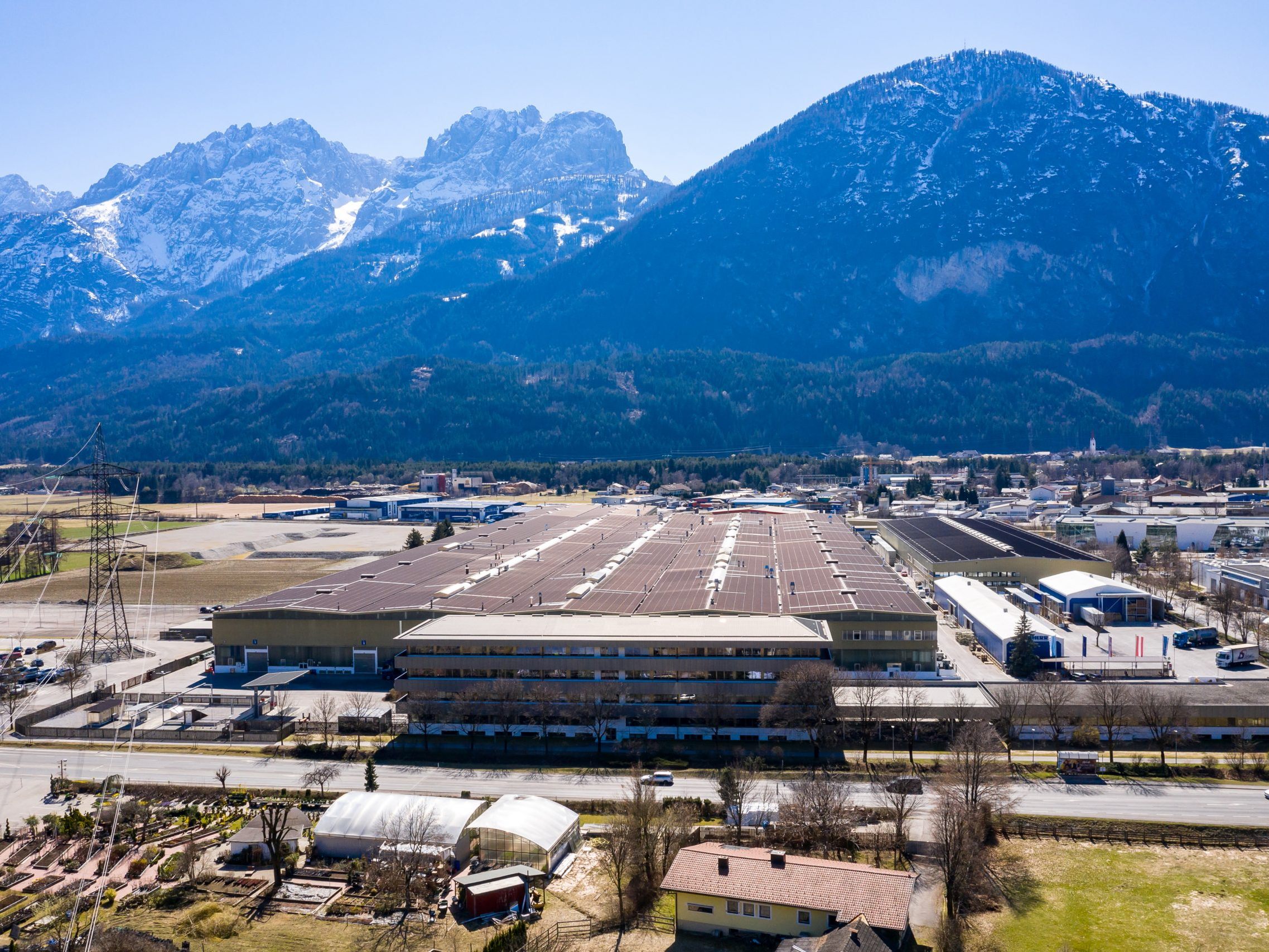 In Lienz gibt es mehr als 1.000 Liebherr-Mitarbeiter.