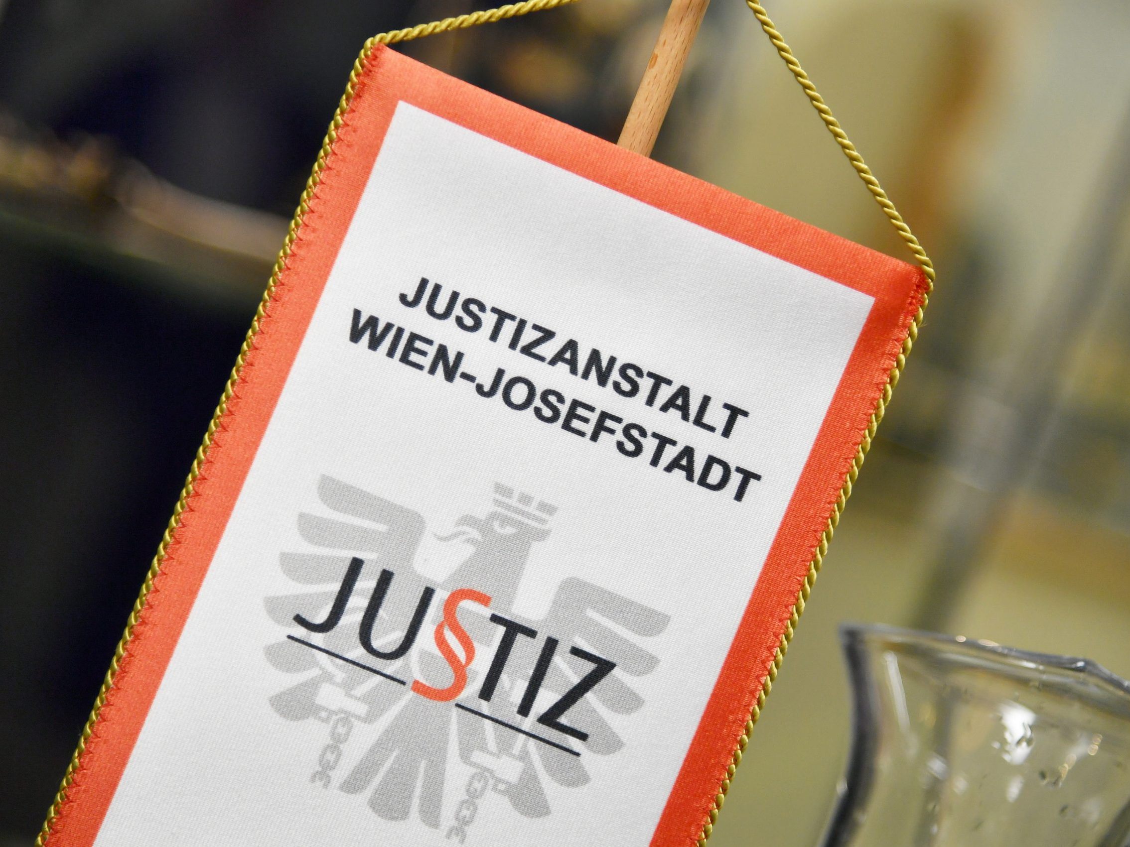Die Justizanstalt befindet sich im 8. Bezirk Josefstadt.